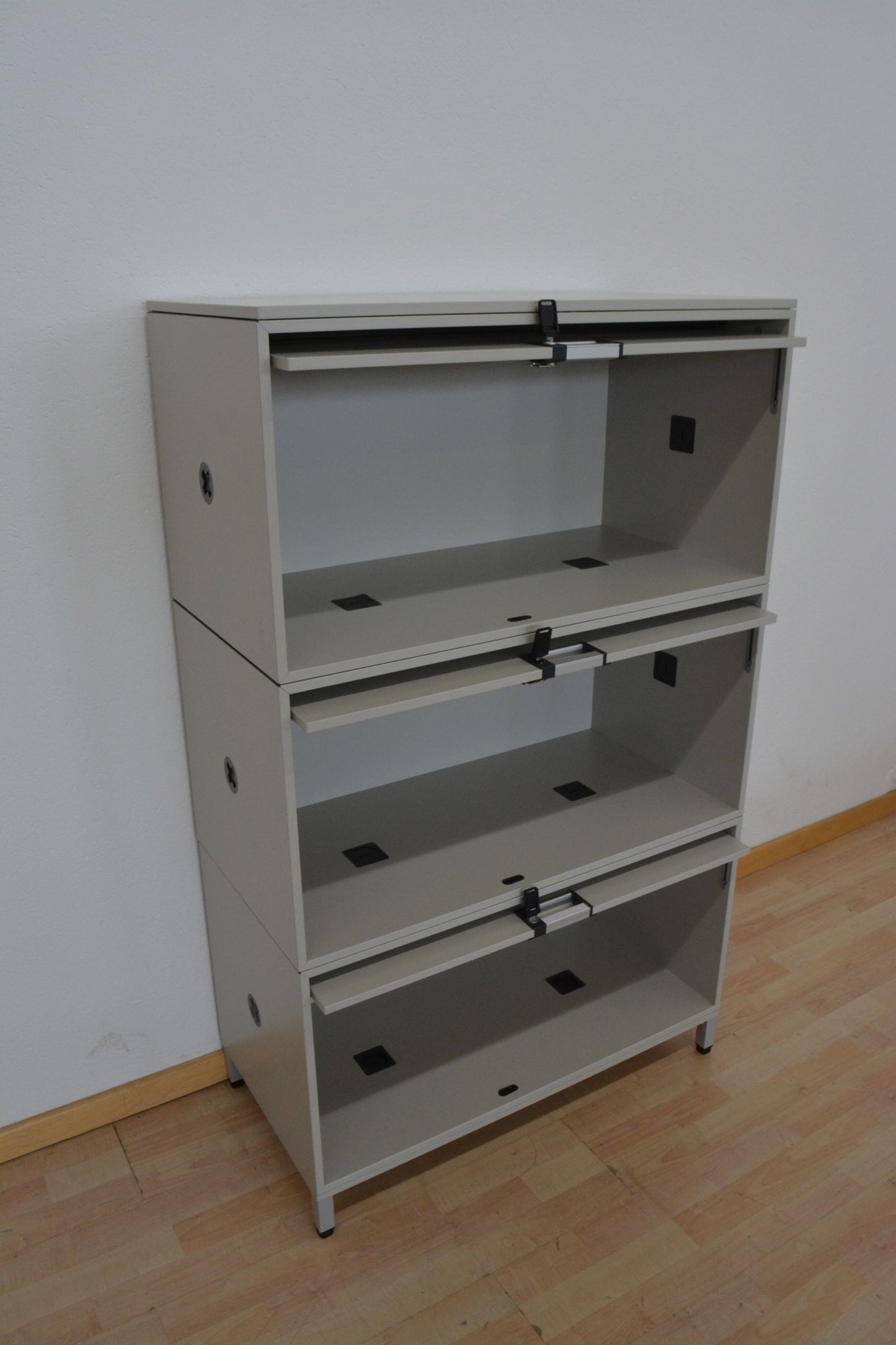 Steelcase Flexbox Klappen-Modul offen