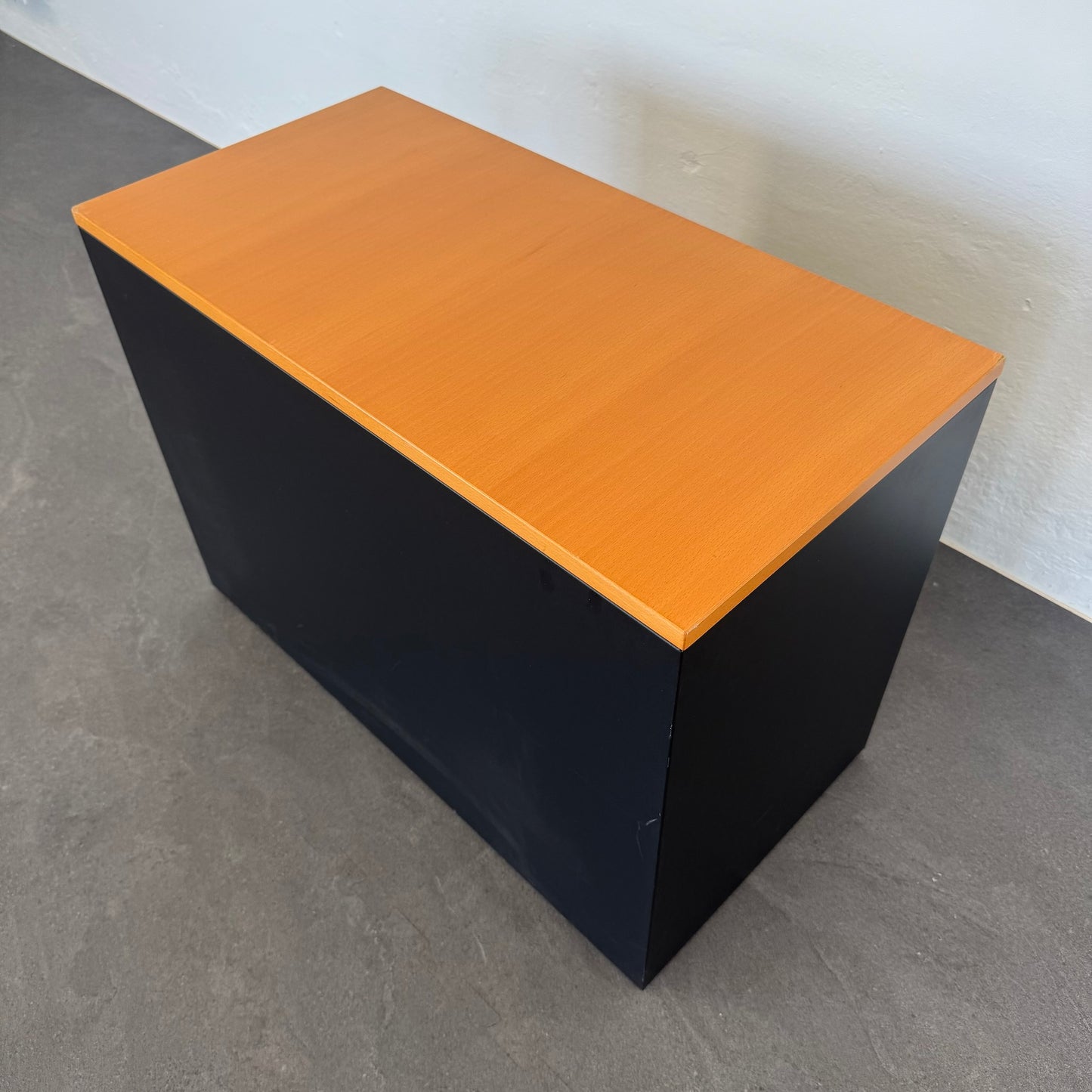 Lista Office Serie L Unterstell-Korpus Ansicht von hinten