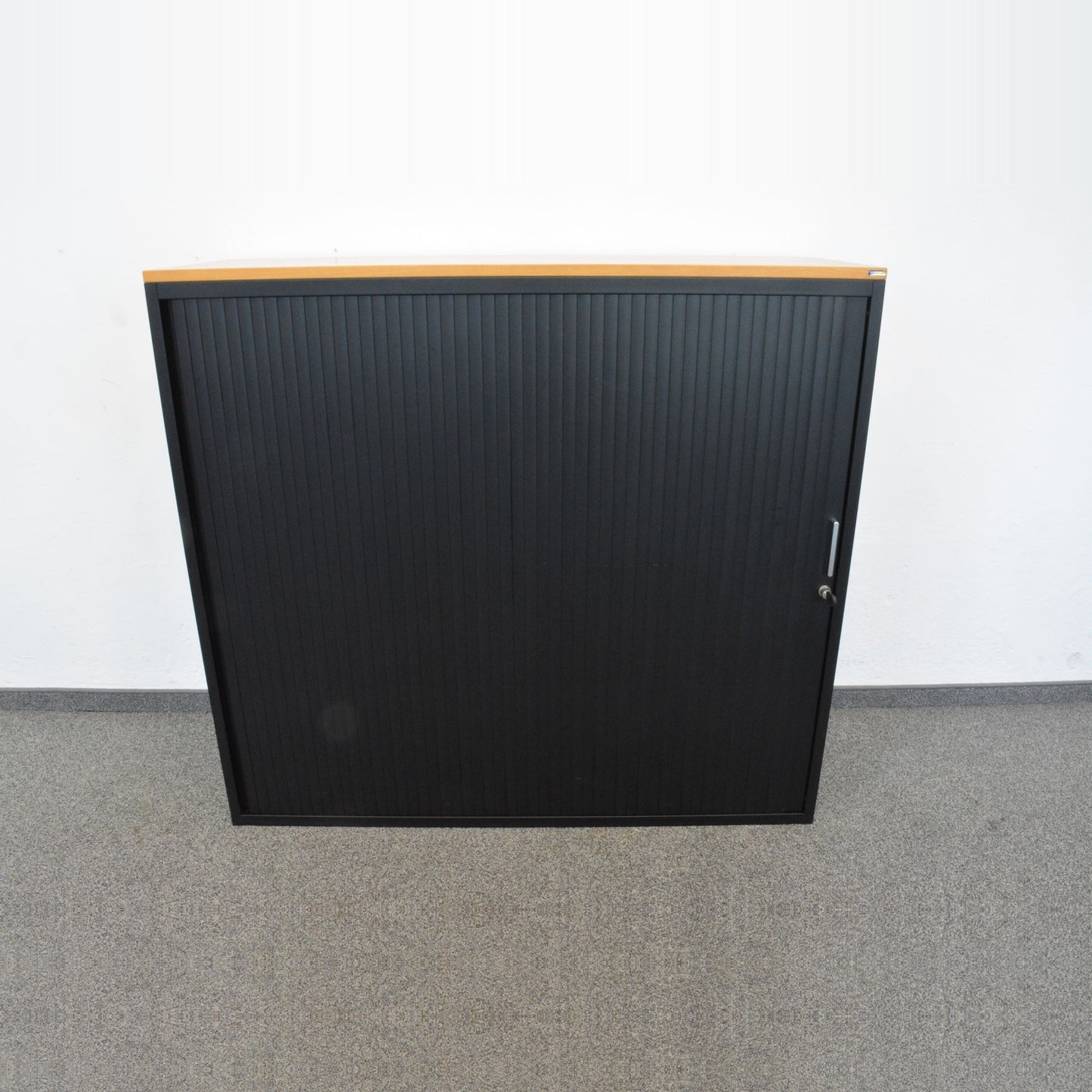 Lista Office Storage Lateralschrank Metall Schwarz mit Holzdeckblatt