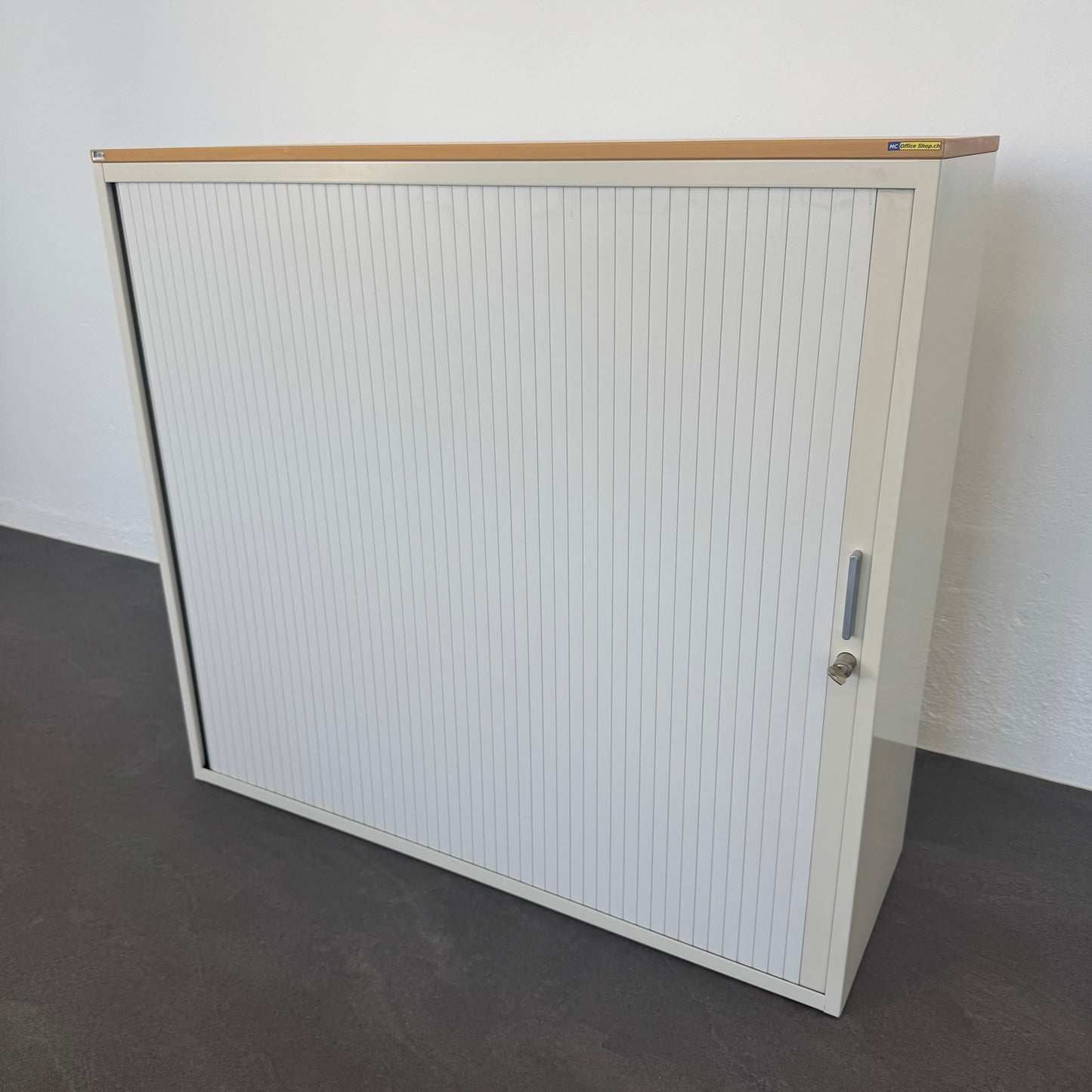 Lista Office Storage Lateralschrank mit Schlüssel