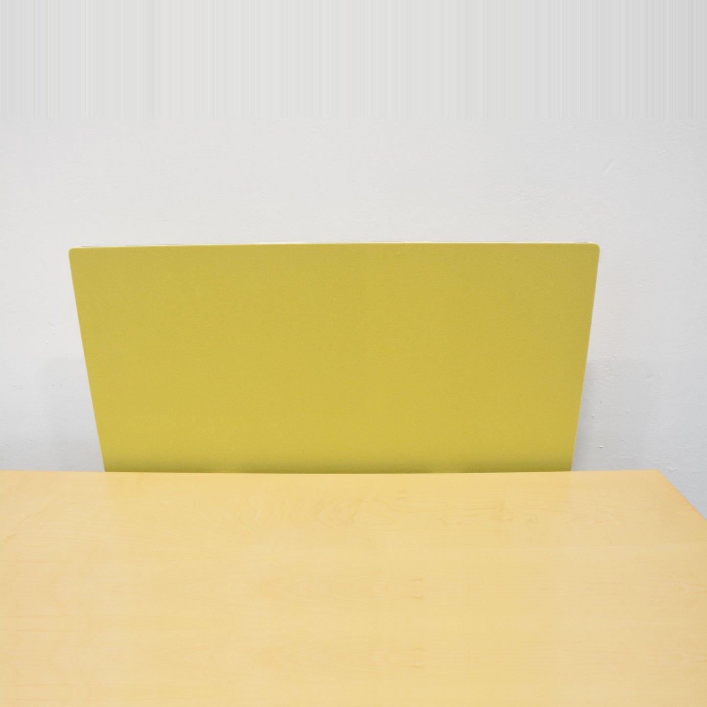 Lista Office One Trennwand mit Tischhalterung Stoffbezug Olivgrün