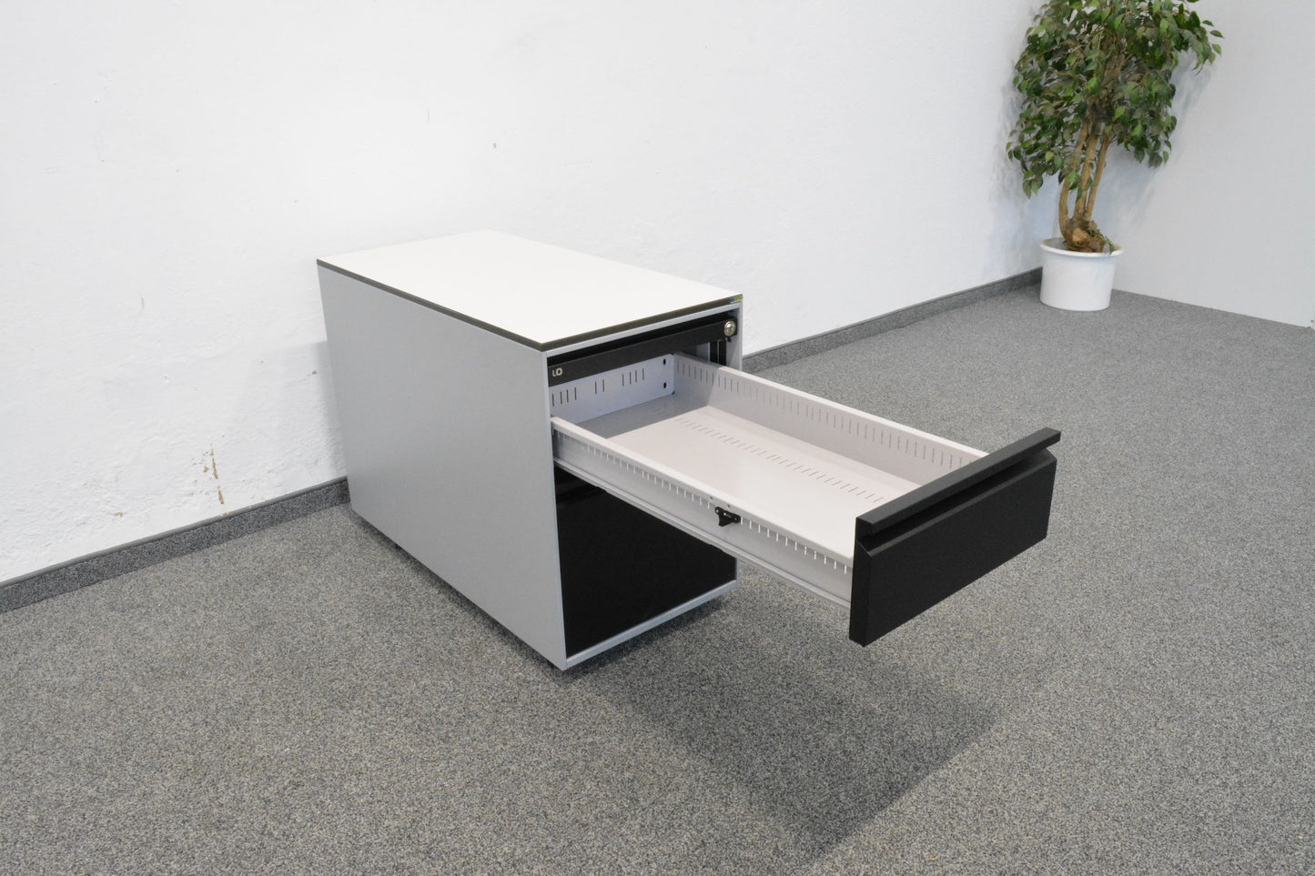 Lista Office Serie L Roll-Korpus mit Schublade offen