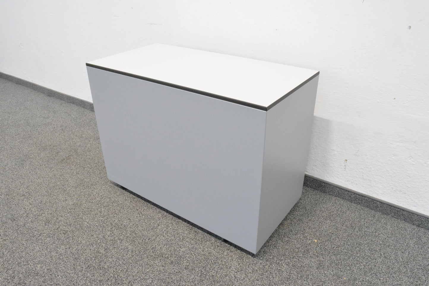 Lista Office Serie L Roll-Korpus Ansicht von hinten