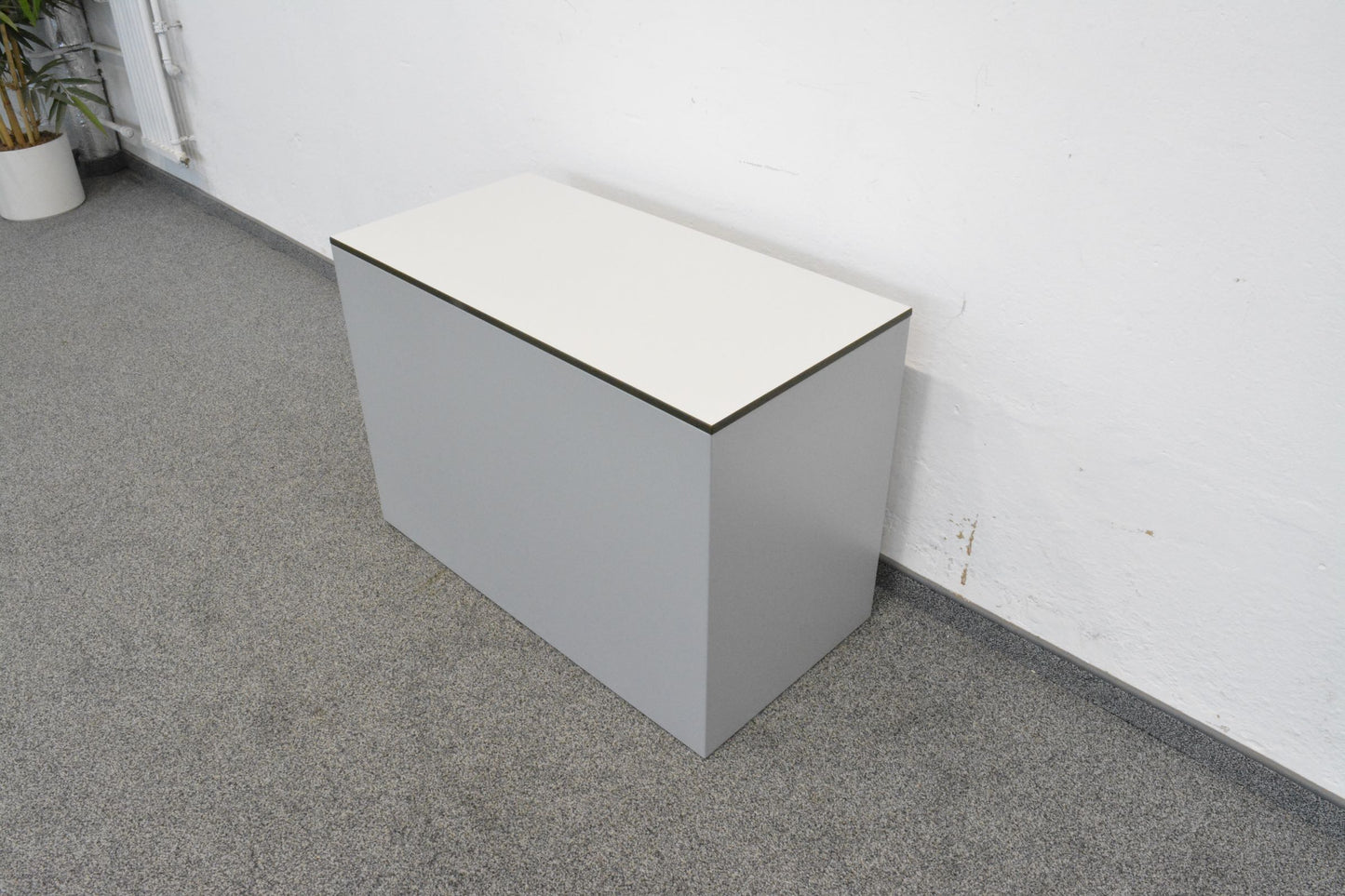 Lista Office Serie L Unterstell-Korpus Ansicht von hinten