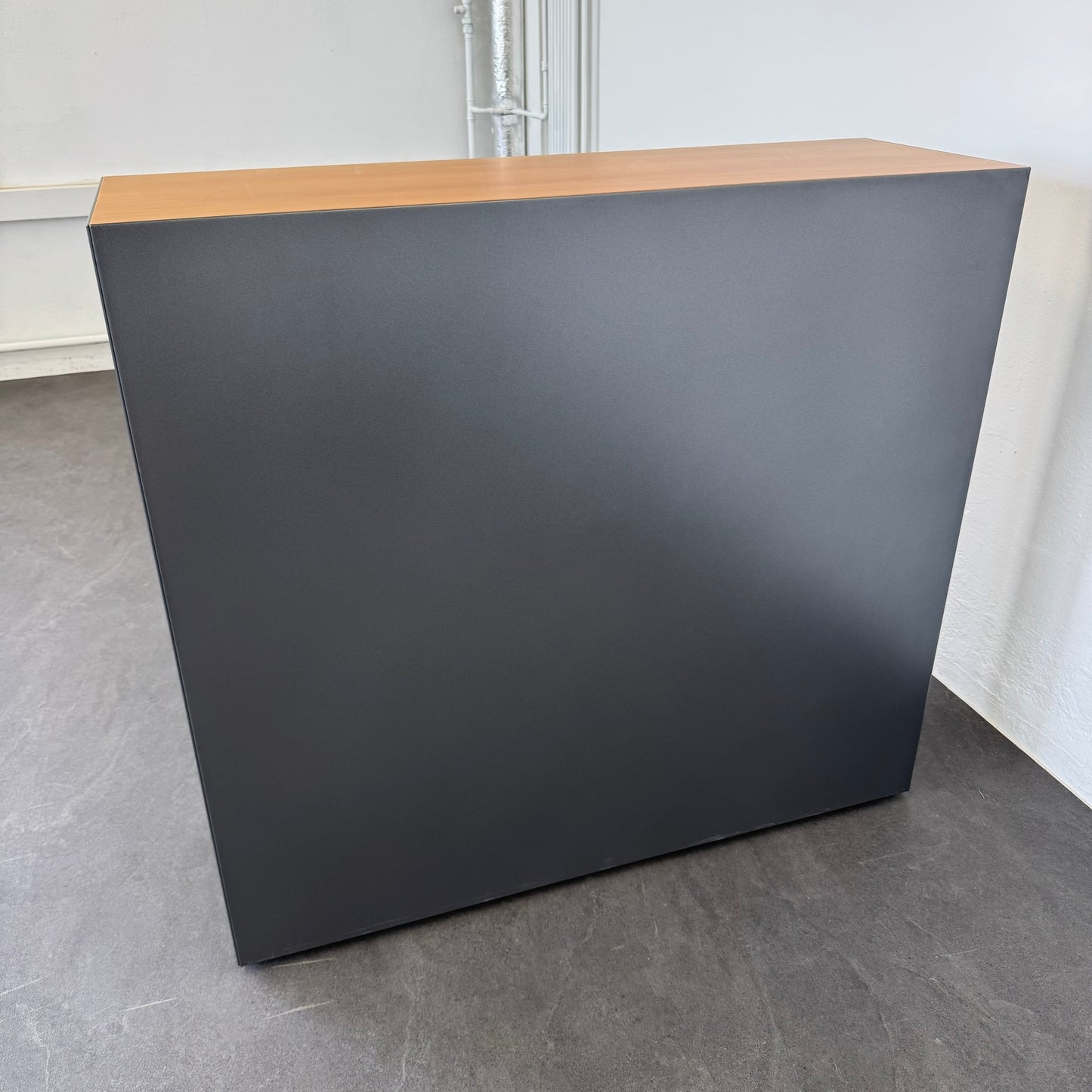 Ergodata nova'basic Lateralschrank Ansicht von hinten