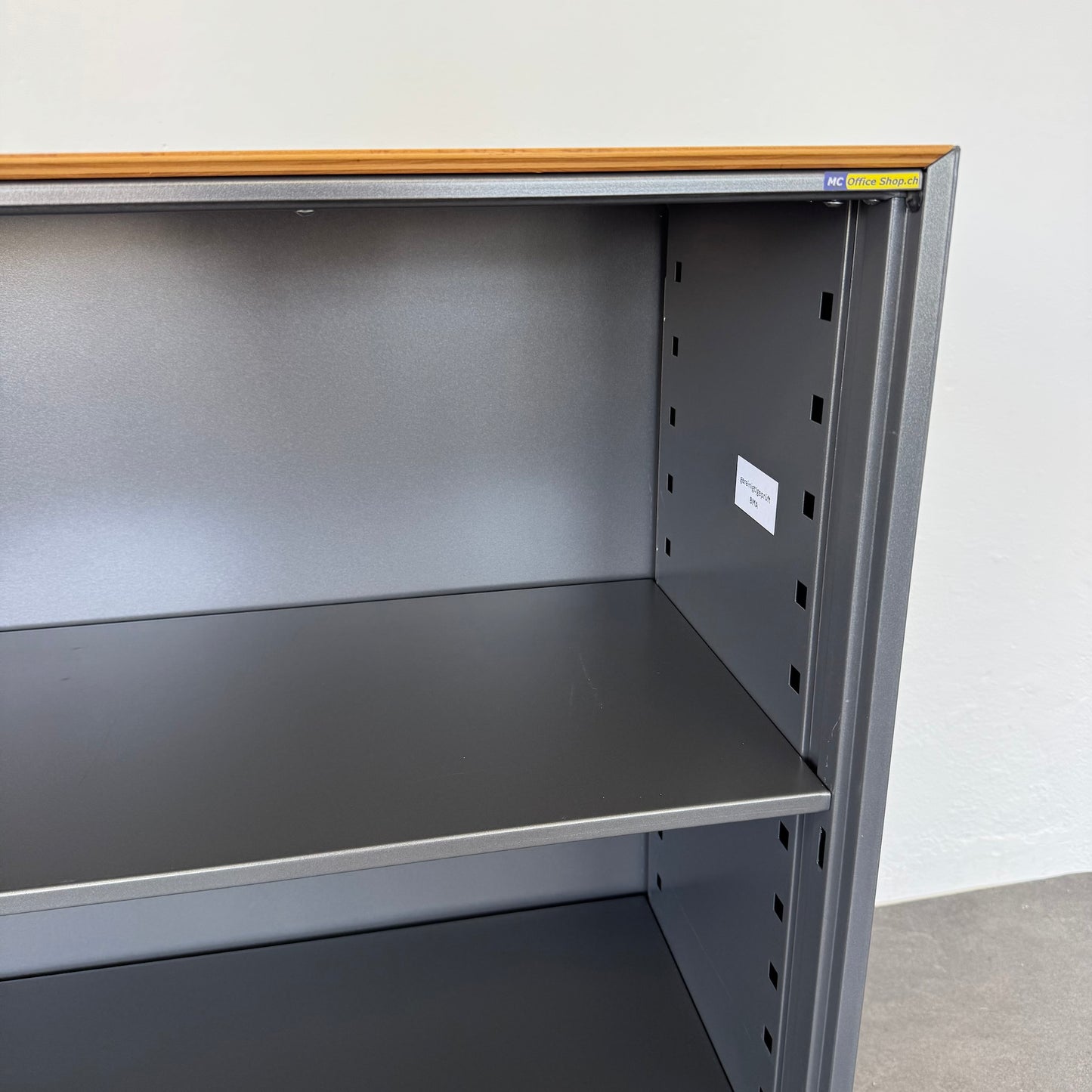 Ergodata nova'basic Lateralschrank Detailfoto Ecke oben rechts