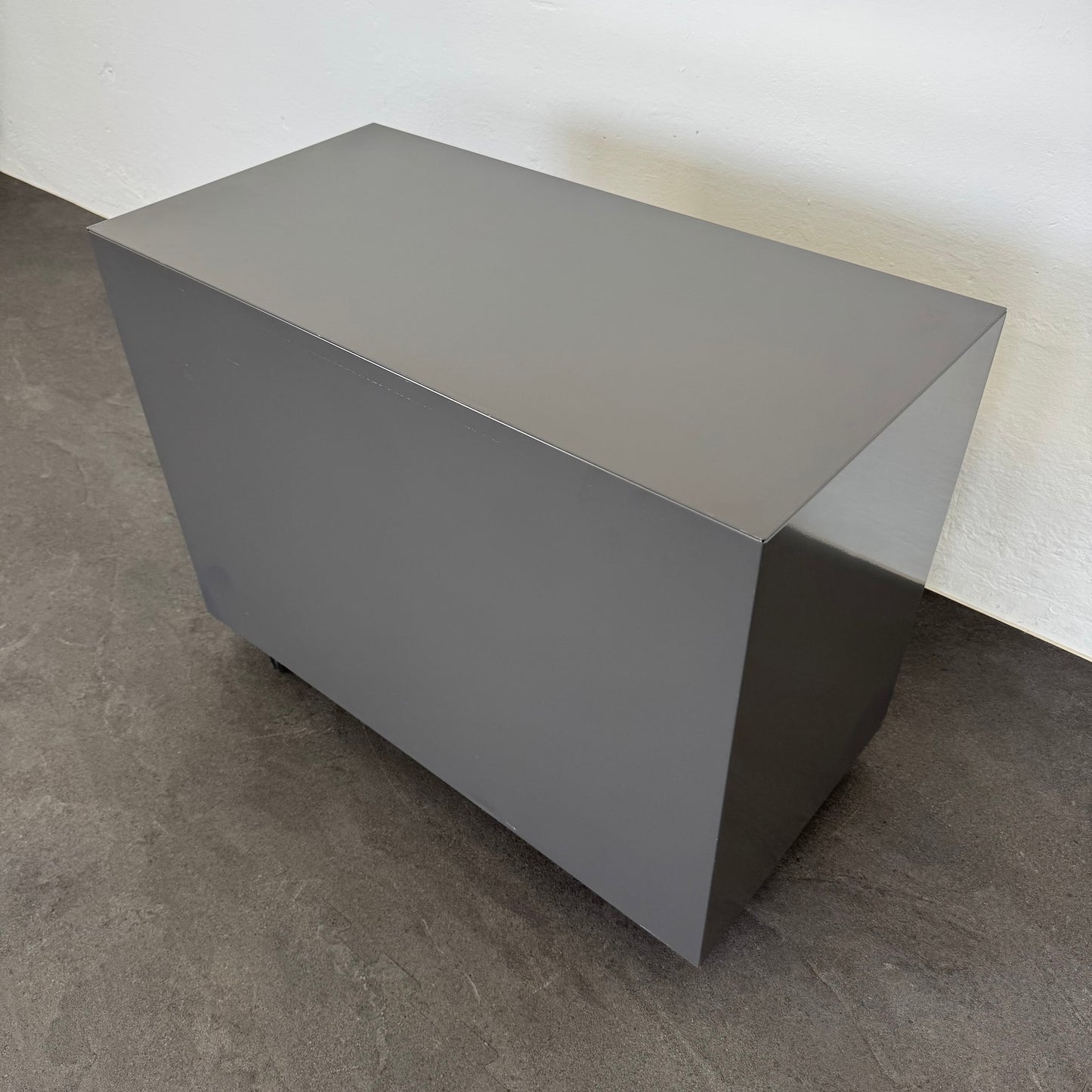 Lista Office Serie L Roll-Korpus Ansicht von hinten