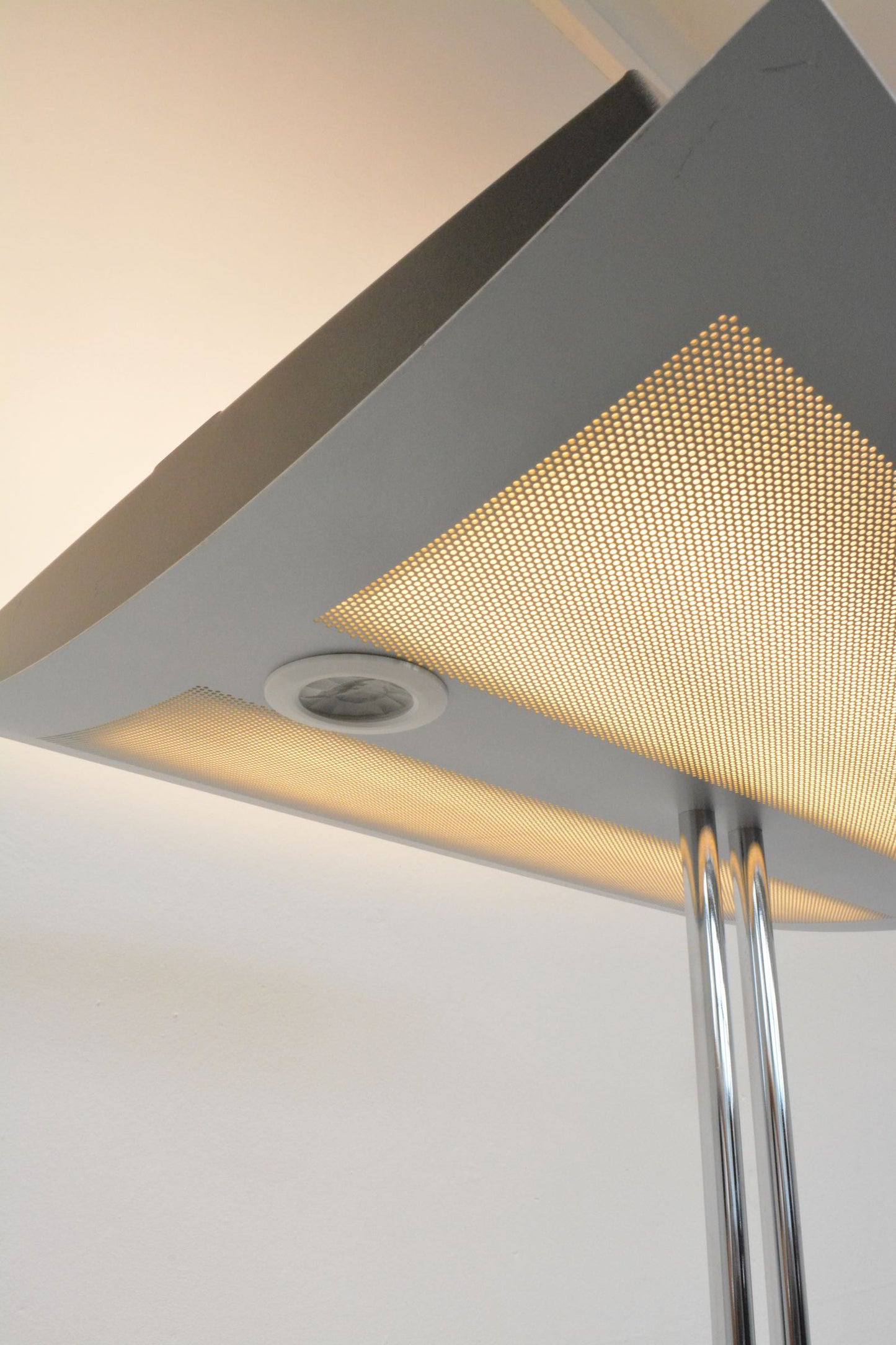 Regent Pro Light Indirekt-/Direktleuchte Detailfoto