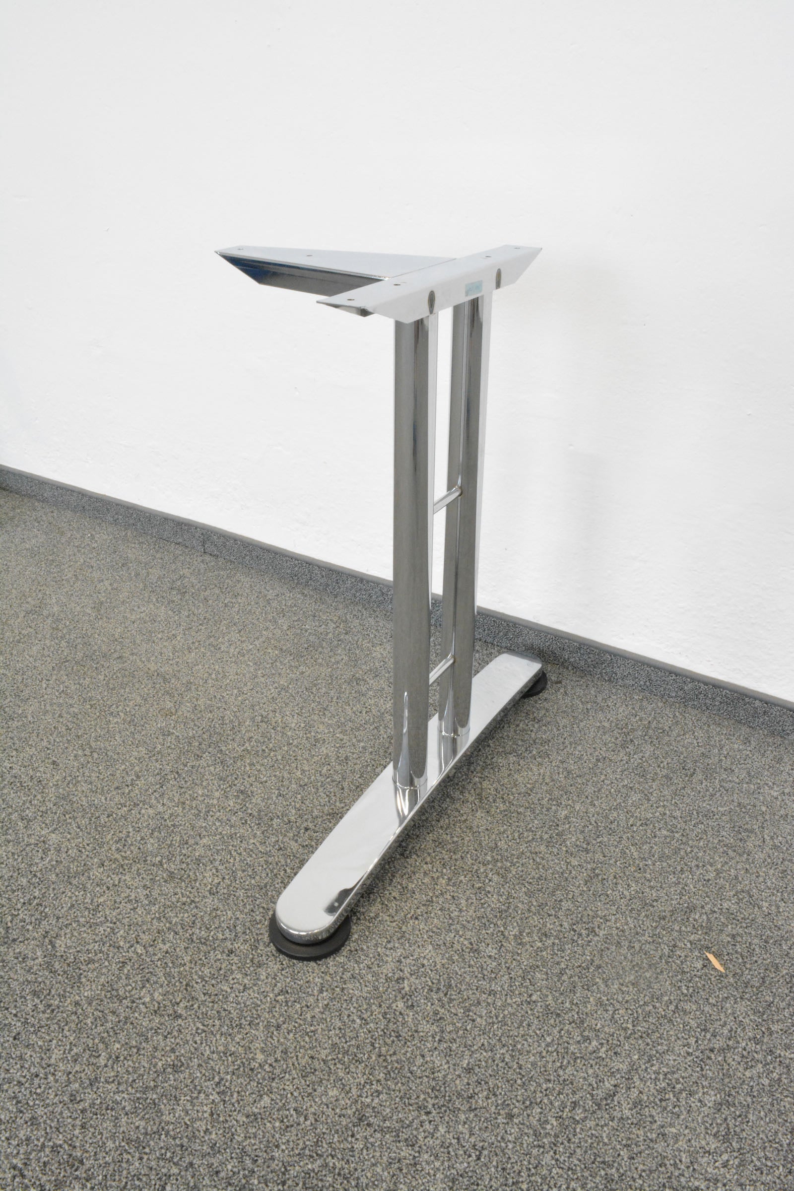 Ergodata System Desk Tischgestell seitliche Ansicht