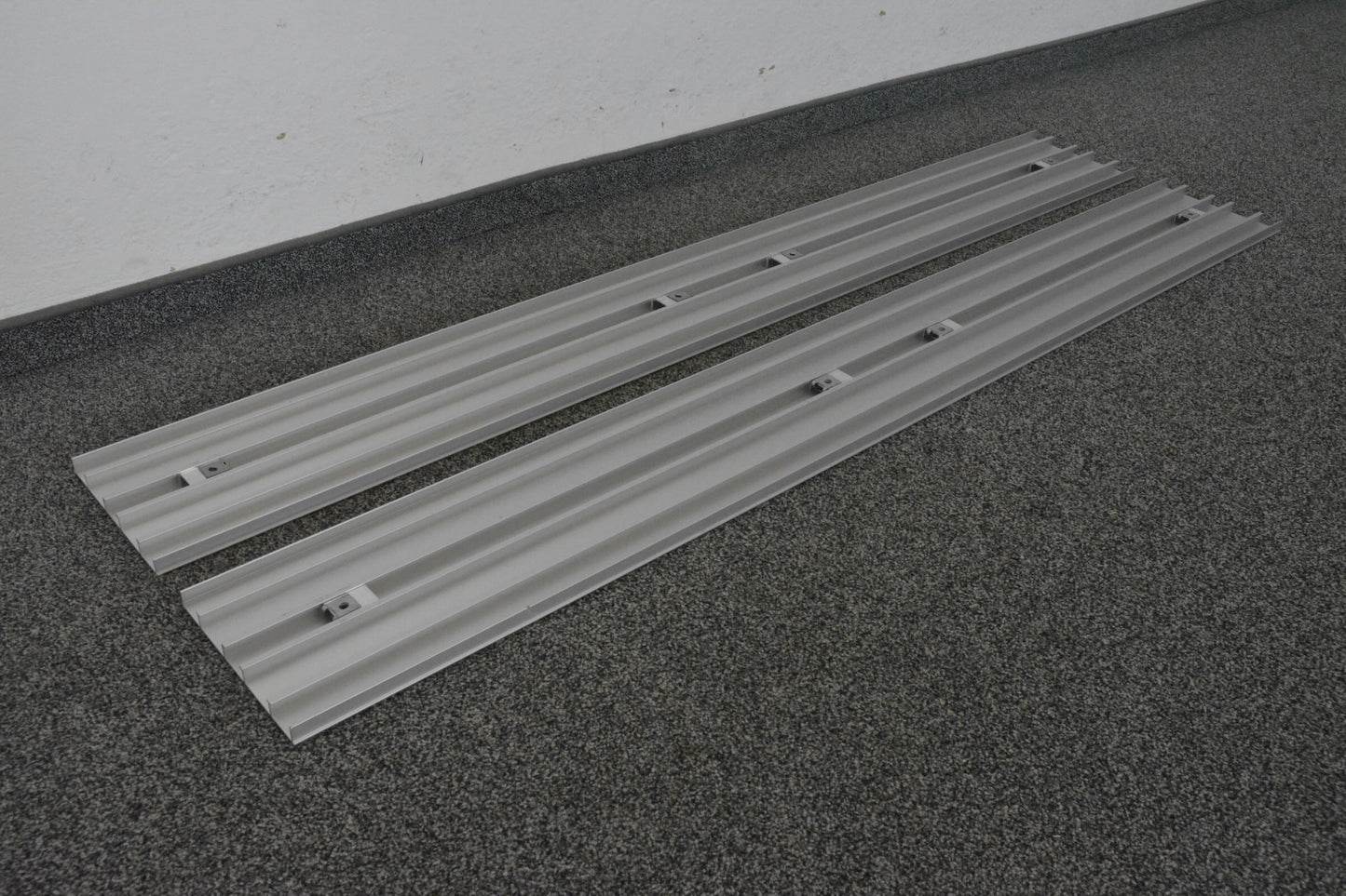 Denz D3 Alu-Abdeckung Ansicht mit Halterung - 6025315