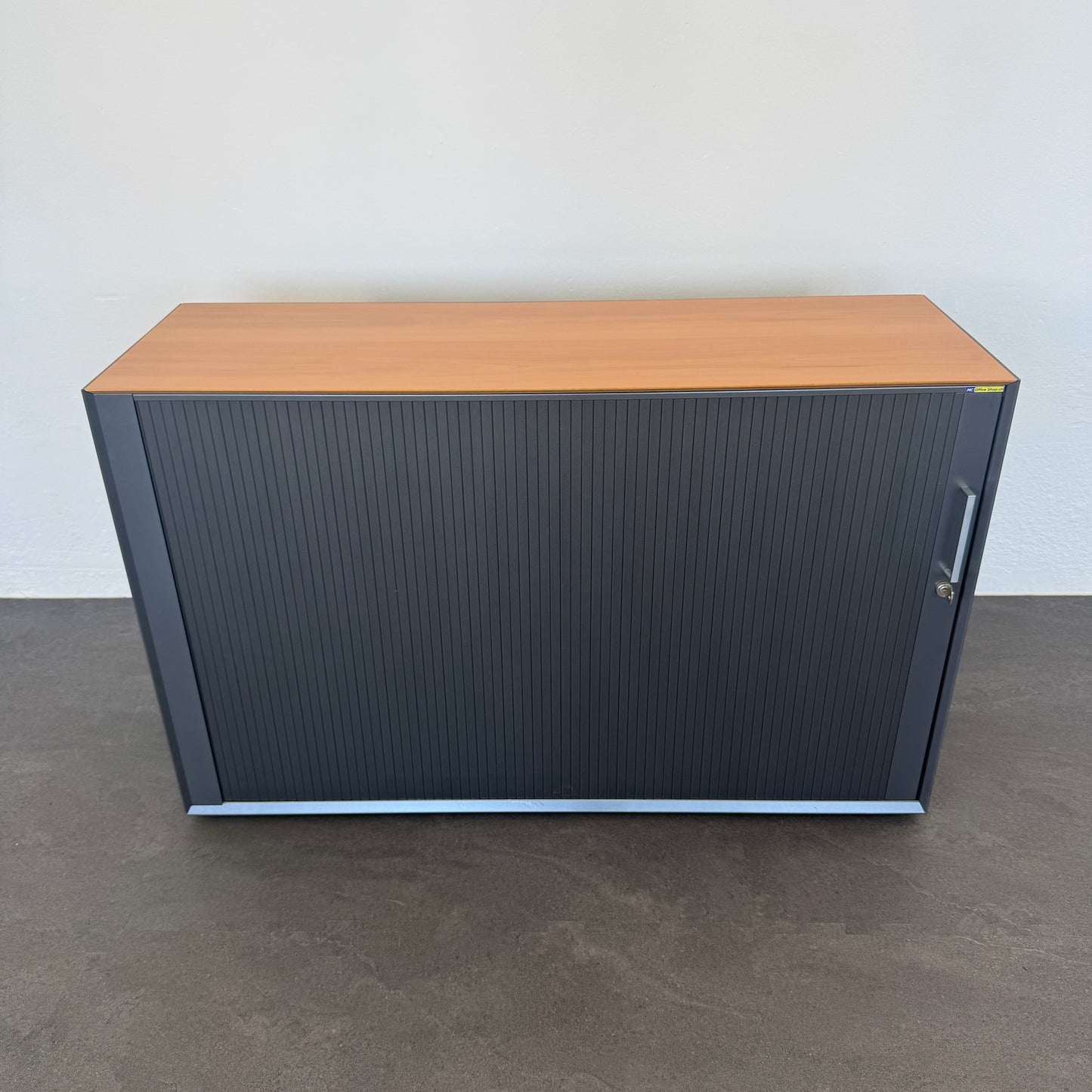 Ergodata nova'basic Lateralschrank aus Metall in Anthrazit mit Holzdeckblatt