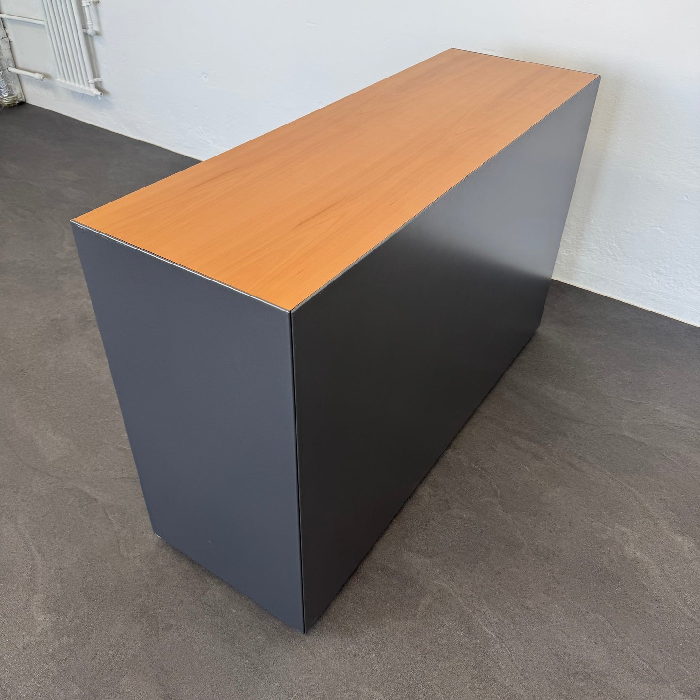 Ergodata nova'basic Lateralschrank Ansicht von der Seite