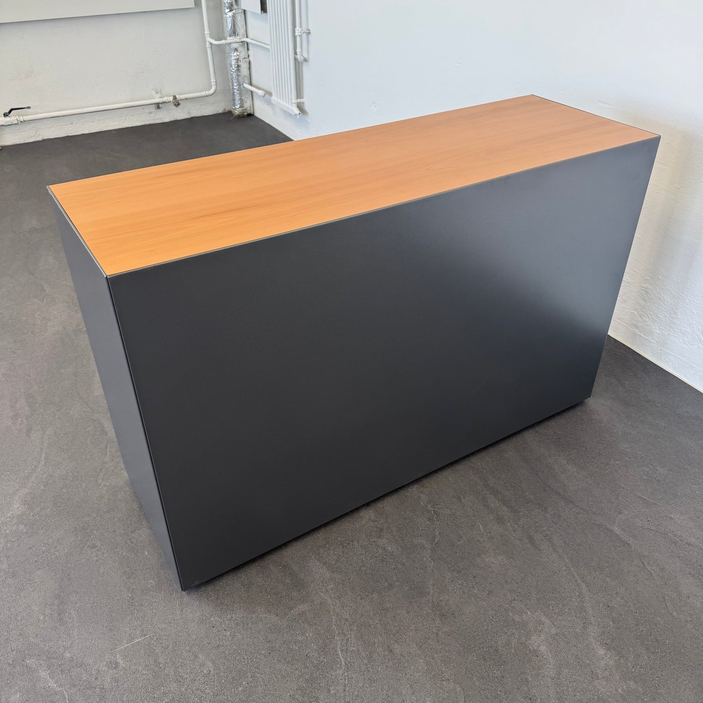Ergodata nova'basic Lateralschrank Ansicht von hinten