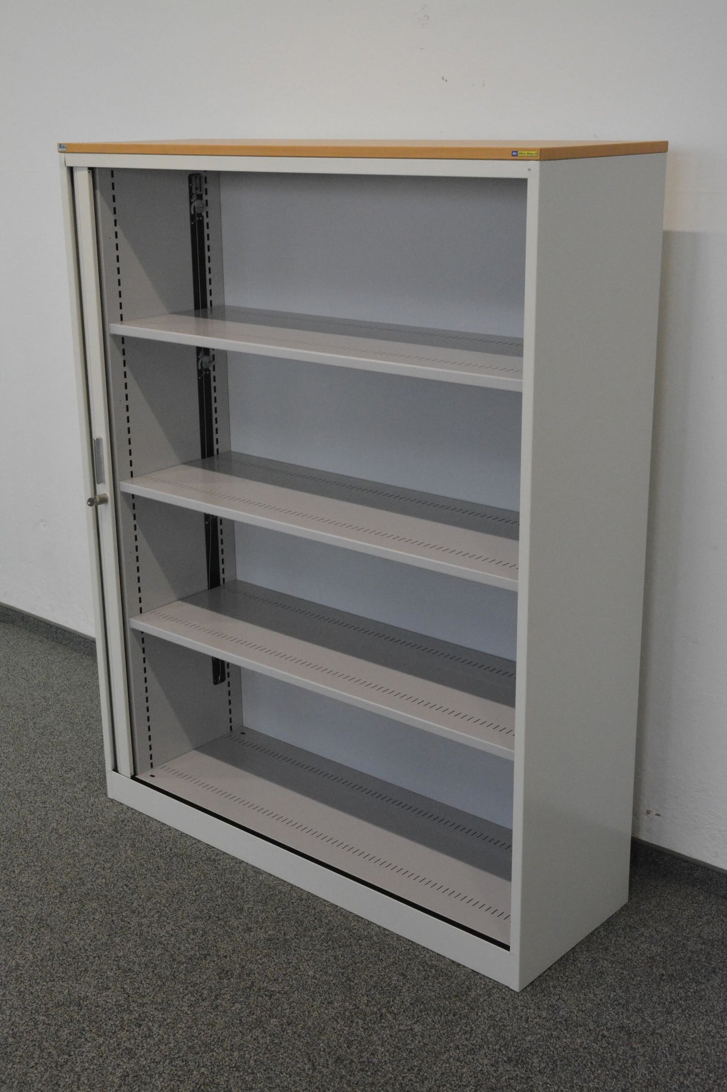 Lista Office Lateralschrank mit 3 Fachböden