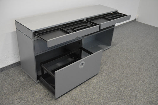 Denz D3 Sideboard mit mittlerer Materialschalen und Hängeregister offen