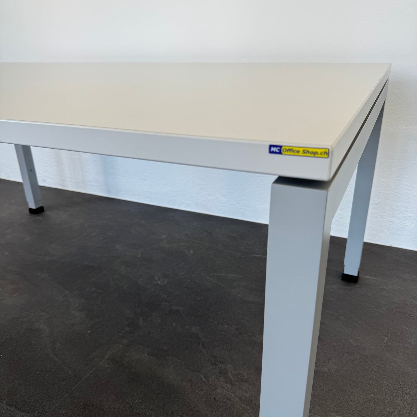 Denz D3 Schreibtisch Detailfoto Tischplatte