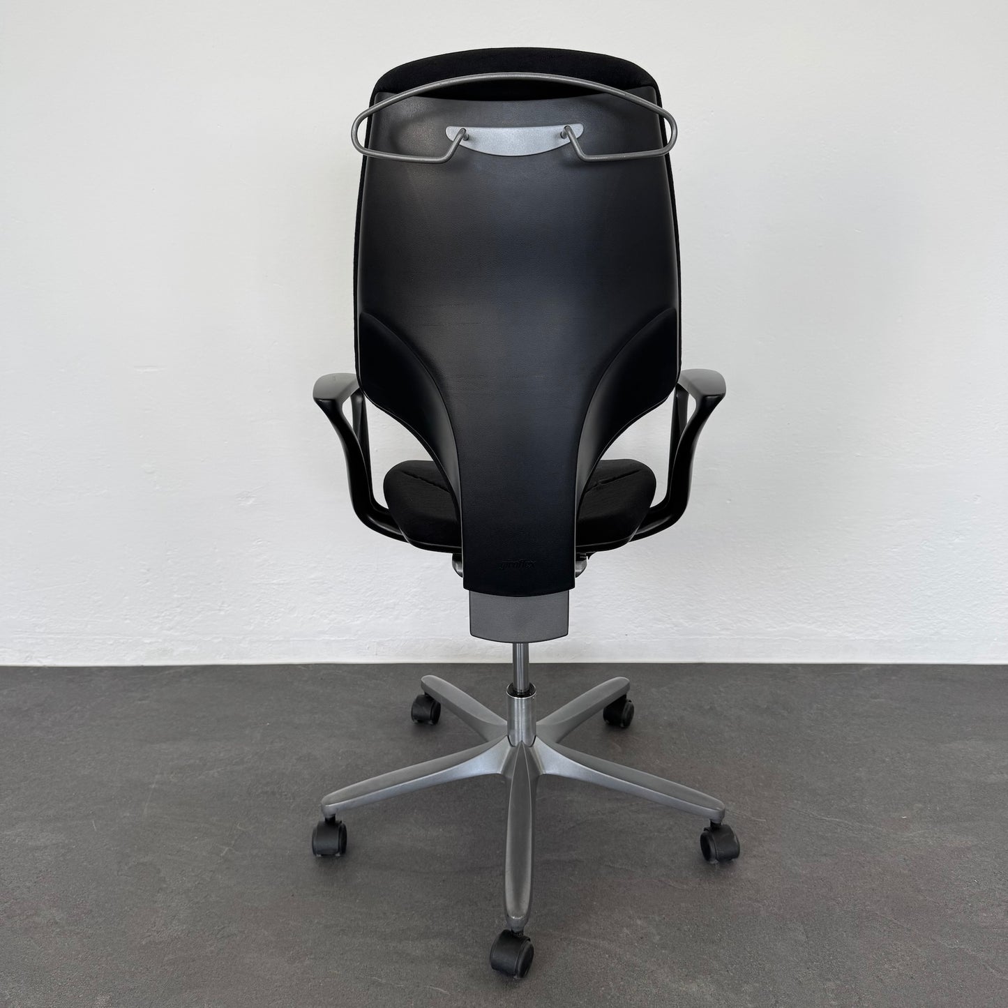 Giroflex G64 Bürodrehstuhl mit Synchronmechanik