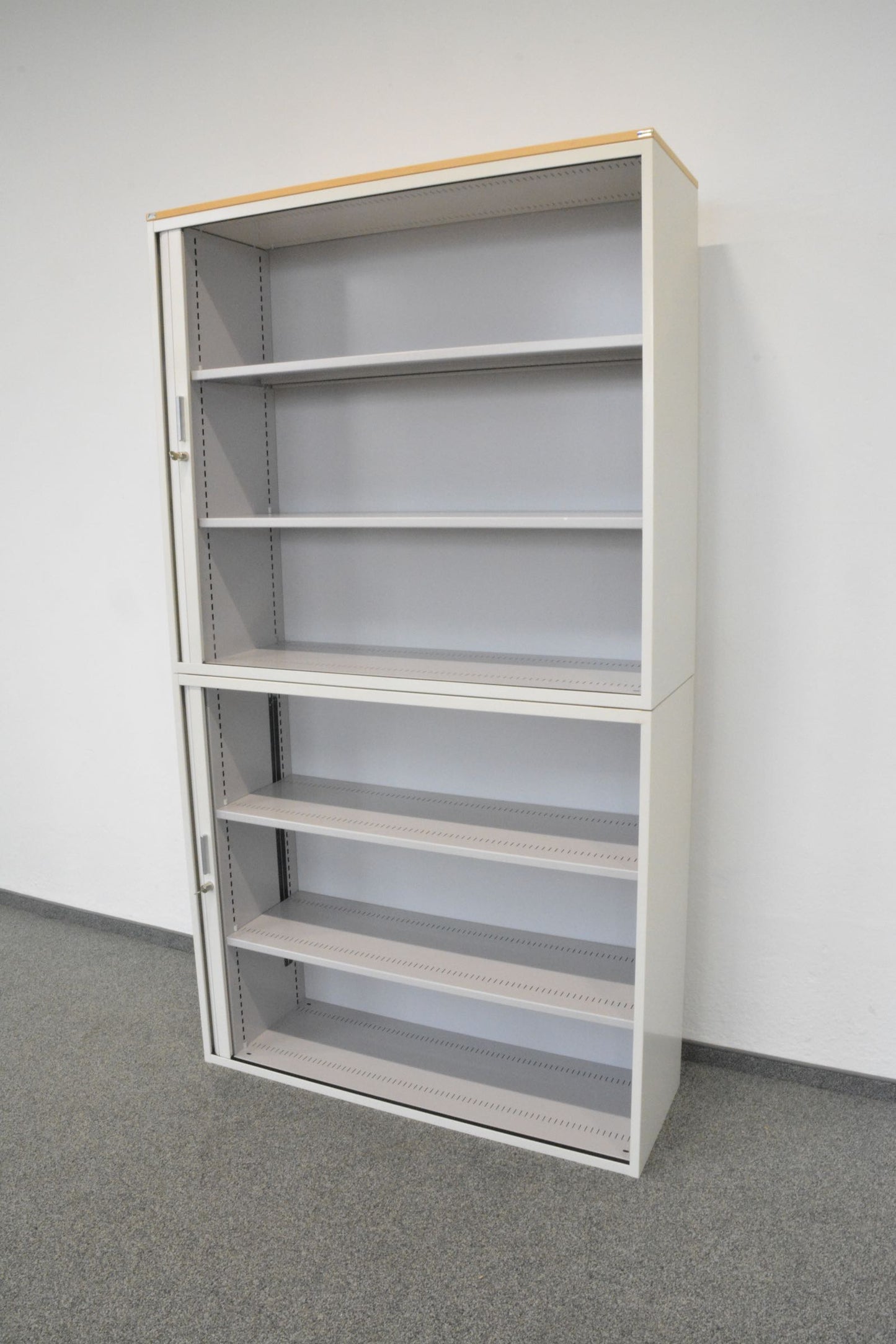 Lista Office Lateralschrank mit 5 Fachböden