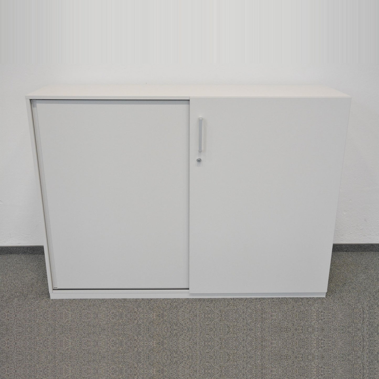 Steelcase Share It Schiebetürschrank Spanplatte Weiss