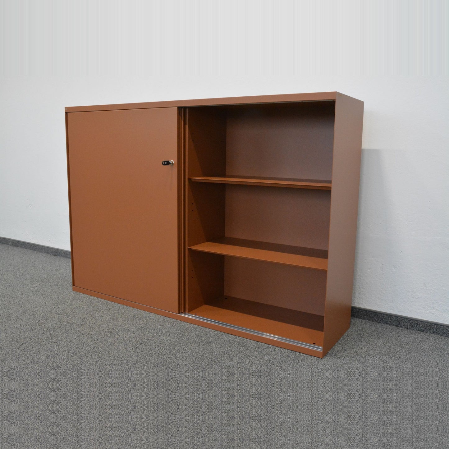 Lista Office One Schiebetür-Aktenschrank 1600mm breit