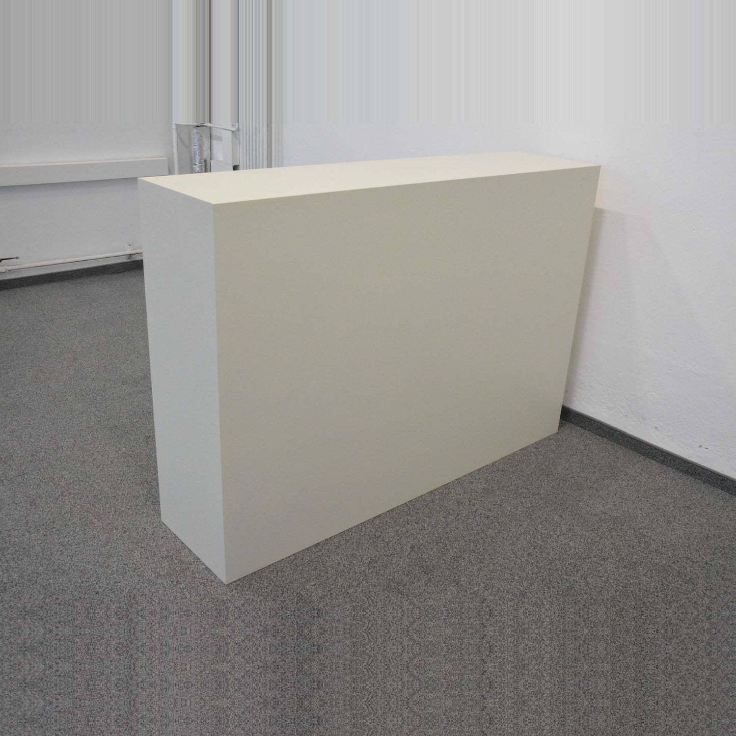 Lista Office One Schiebetür-Aktenschrank Ansicht von hinten