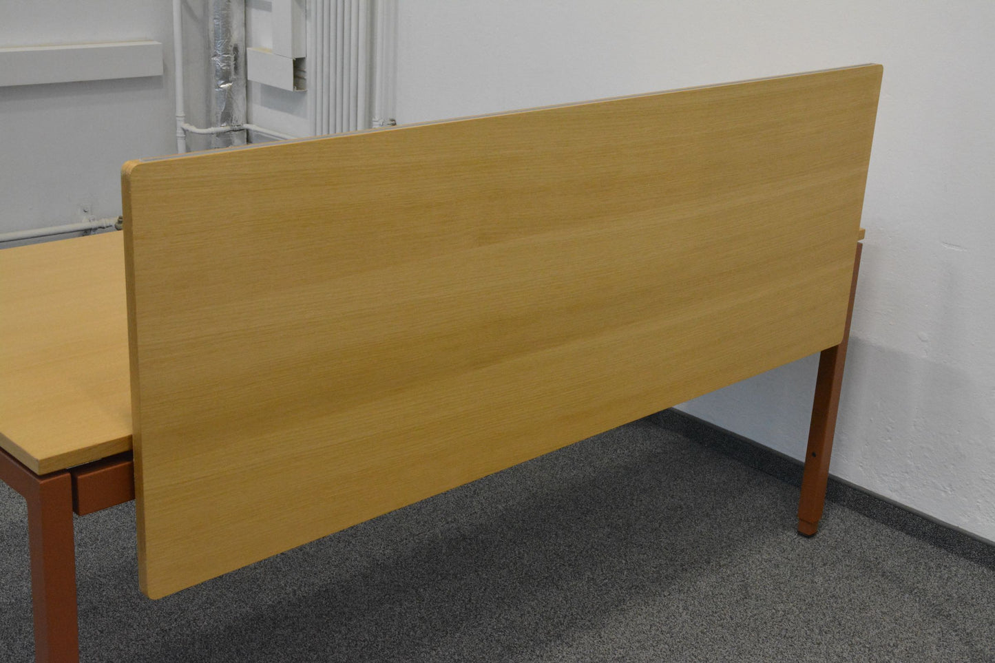 Lista Office Motion Trennwand mit Tischhalterung Rückansicht