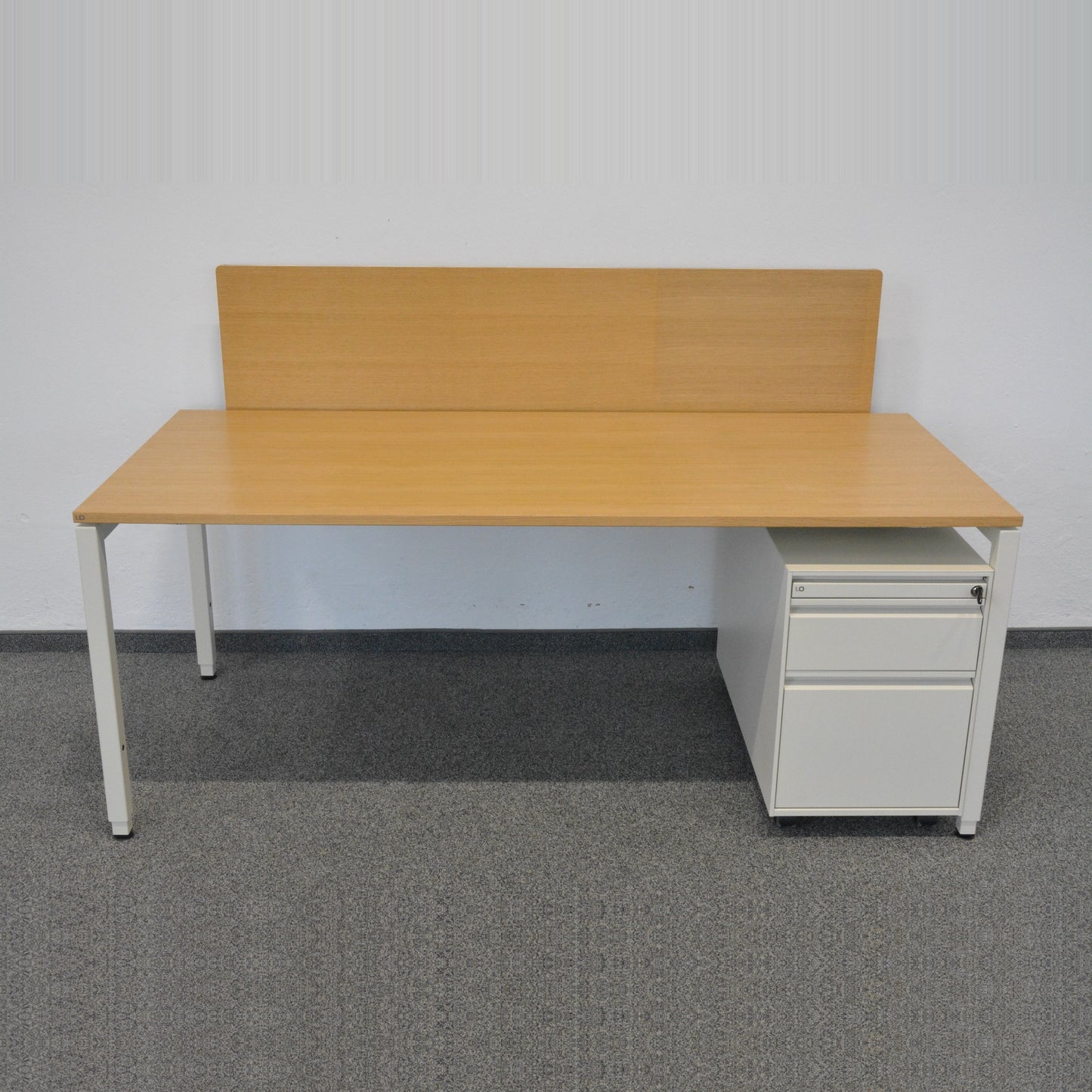 Lista Office Motion Kombination Schreibtisch + Trennwand + Korpus
