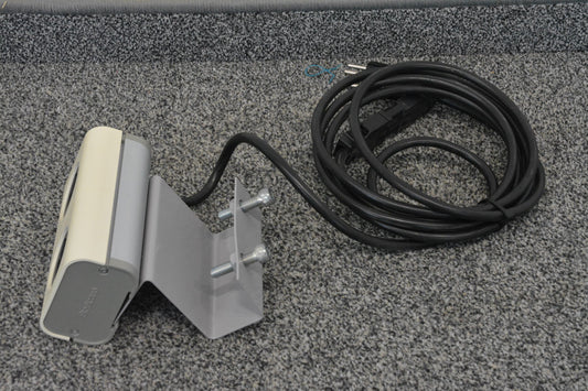 Steelcase One Mehrfachstecker mit Tischplattenhalterung