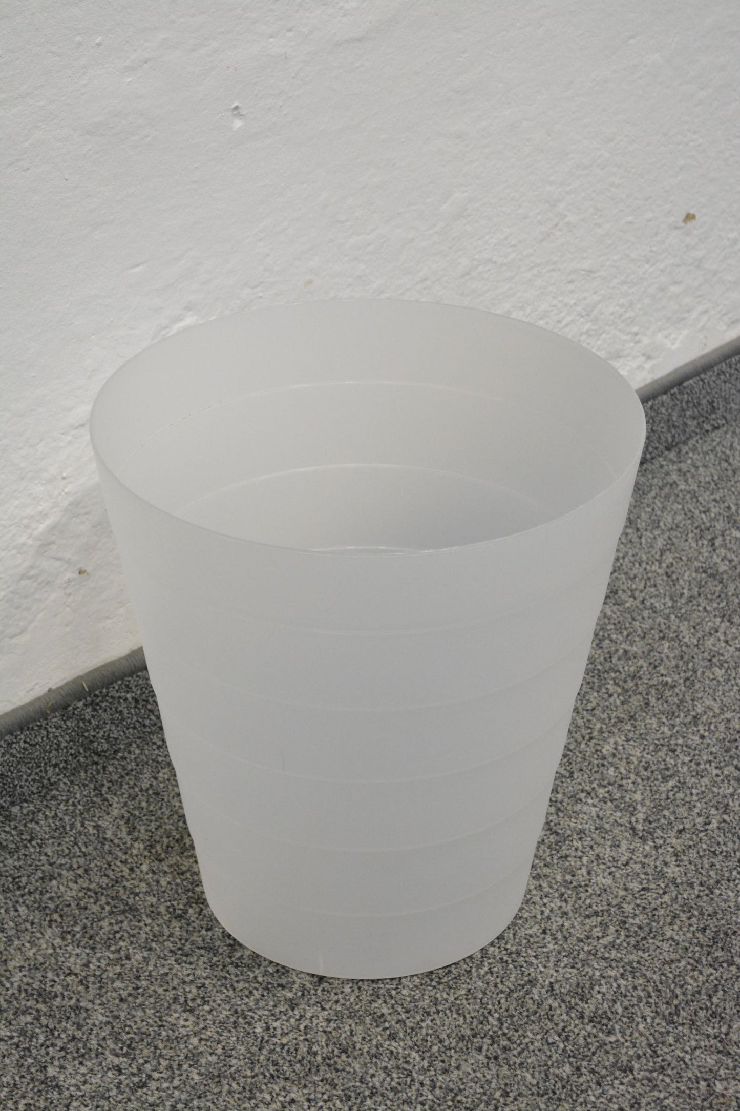 IKEA Fniss Abfalleimer seitlich