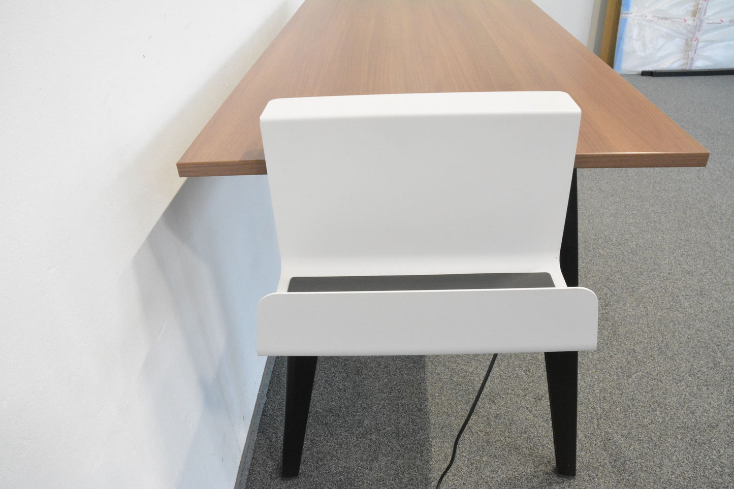 Steelcase Bag Stand Ablagemodul seitliche Ansicht