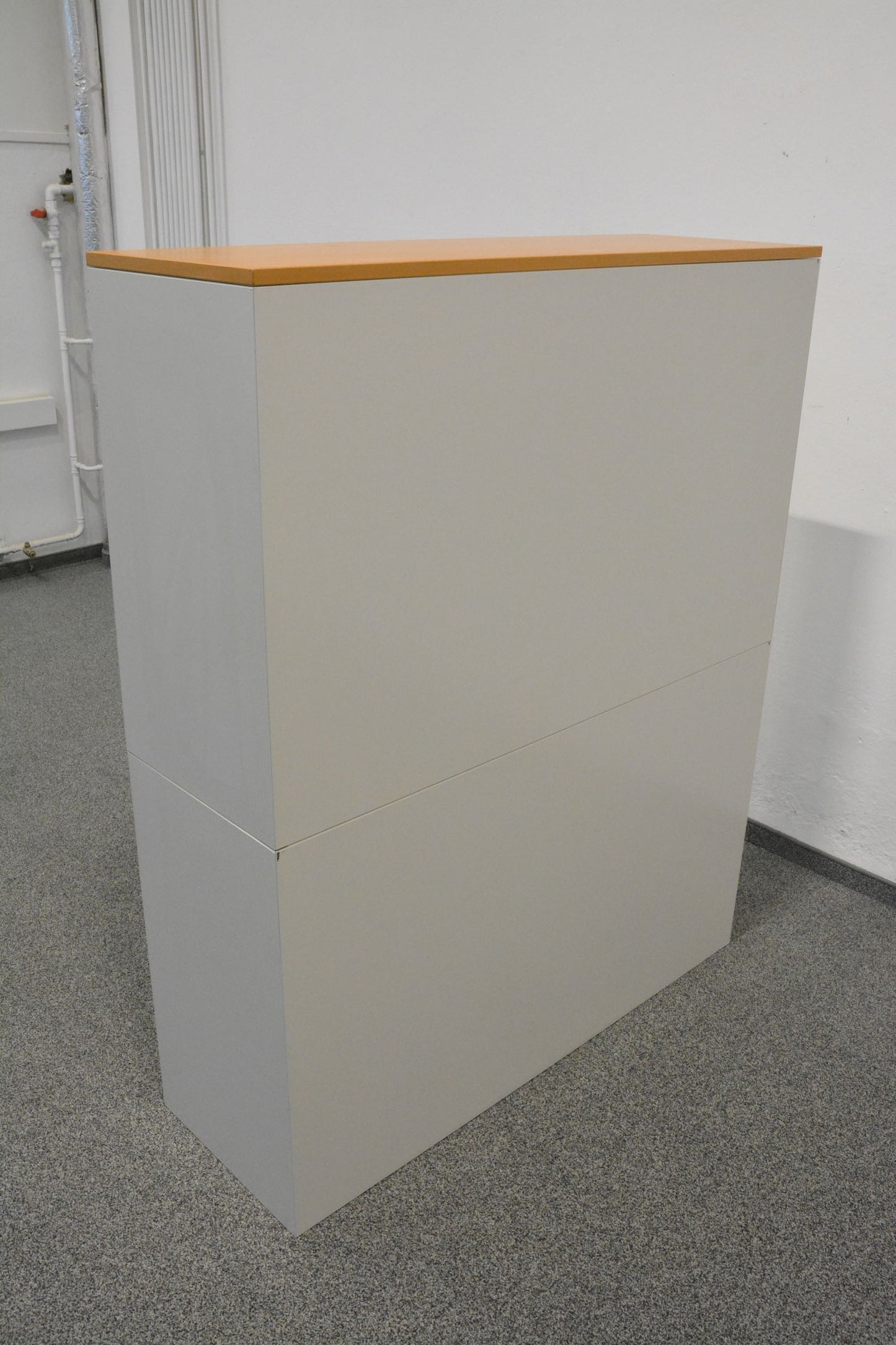 Sara King Lateralschrank Rückansicht