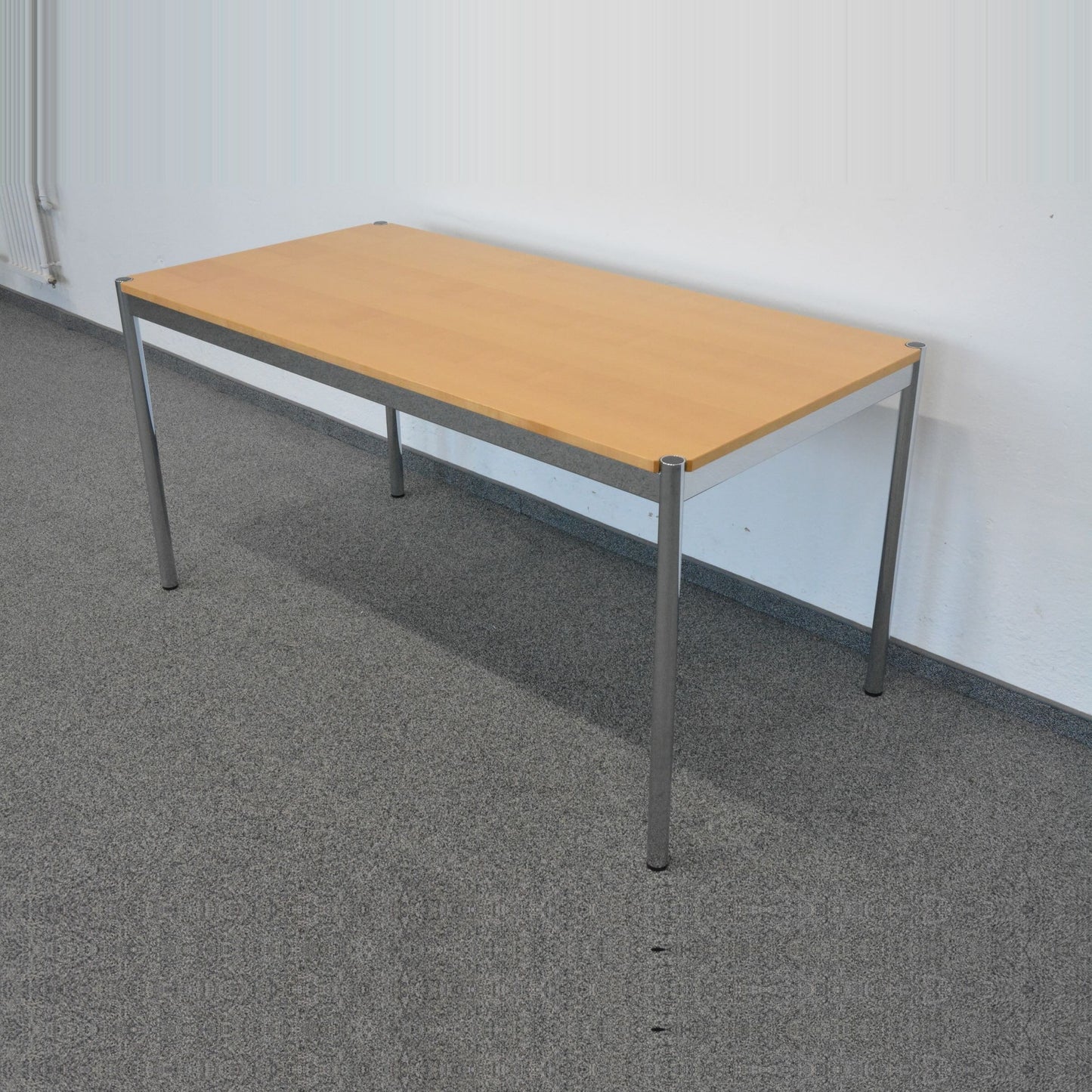USM Haller Classic Schreibtisch mit Gestell chrom glanz