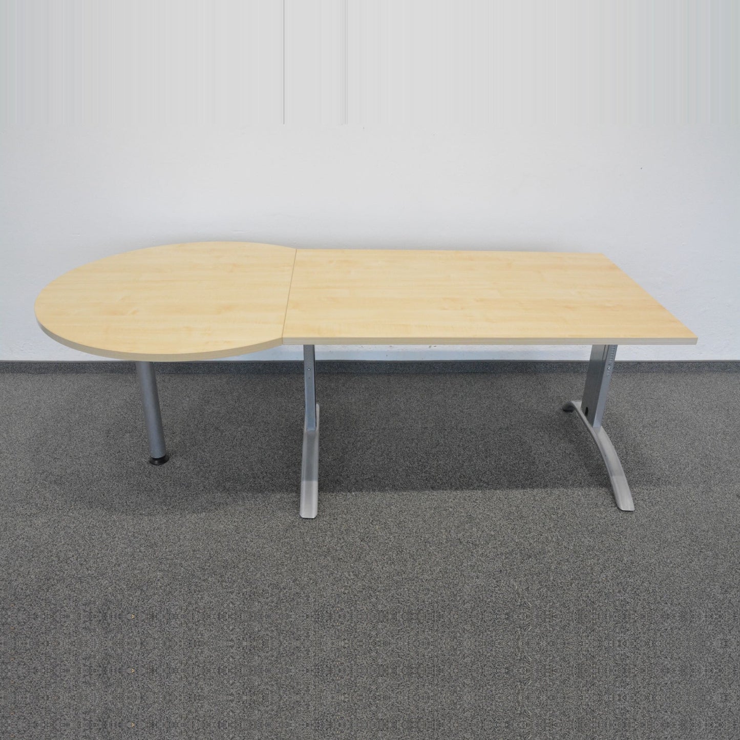 Hammerbacher MyTable F Schreibtisch mit Anbau-Sitzungstisch mit Ahorndekor