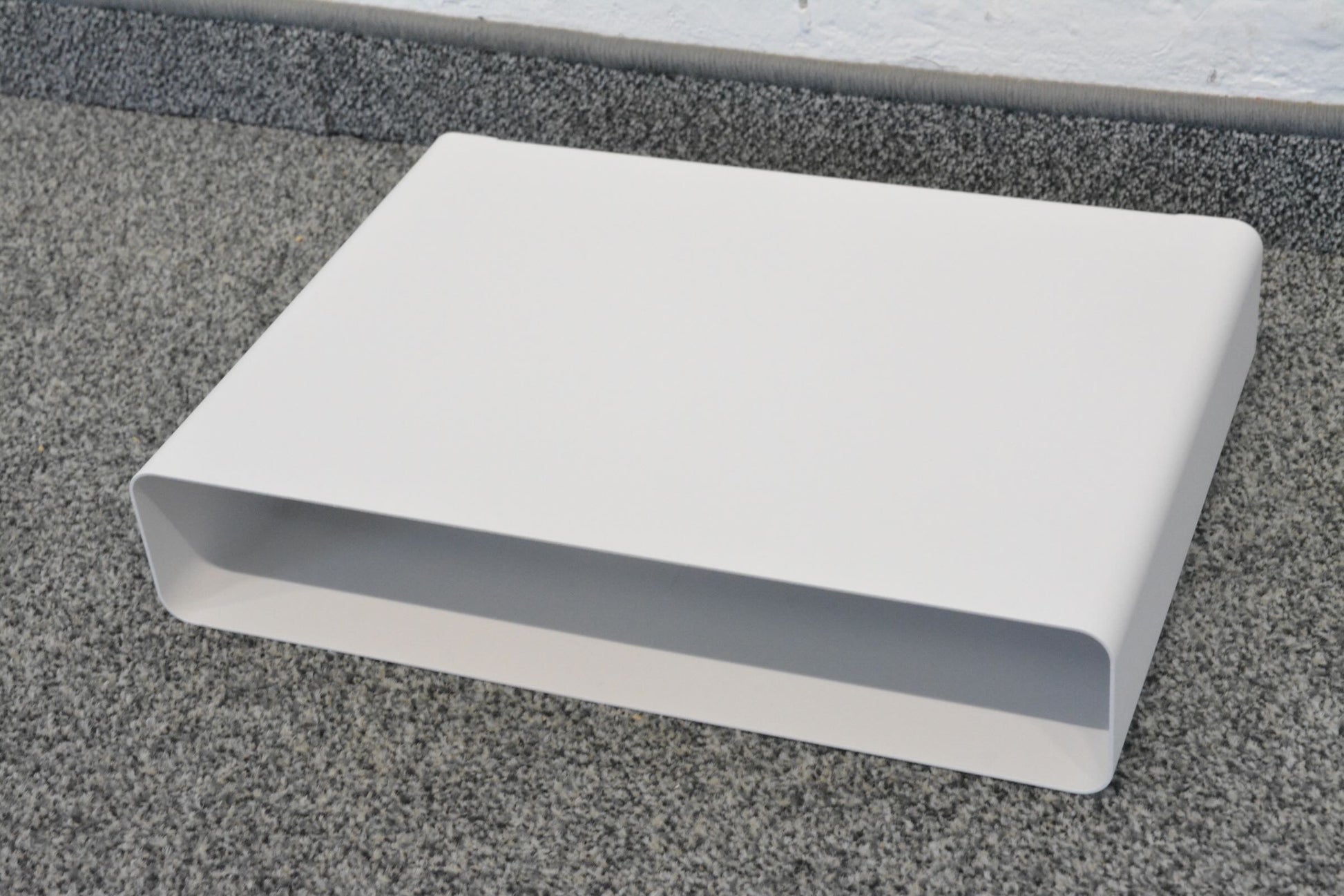 Lista Office Ablagefach für A4 Papier aus Metall Weiss Ansicht von rechts