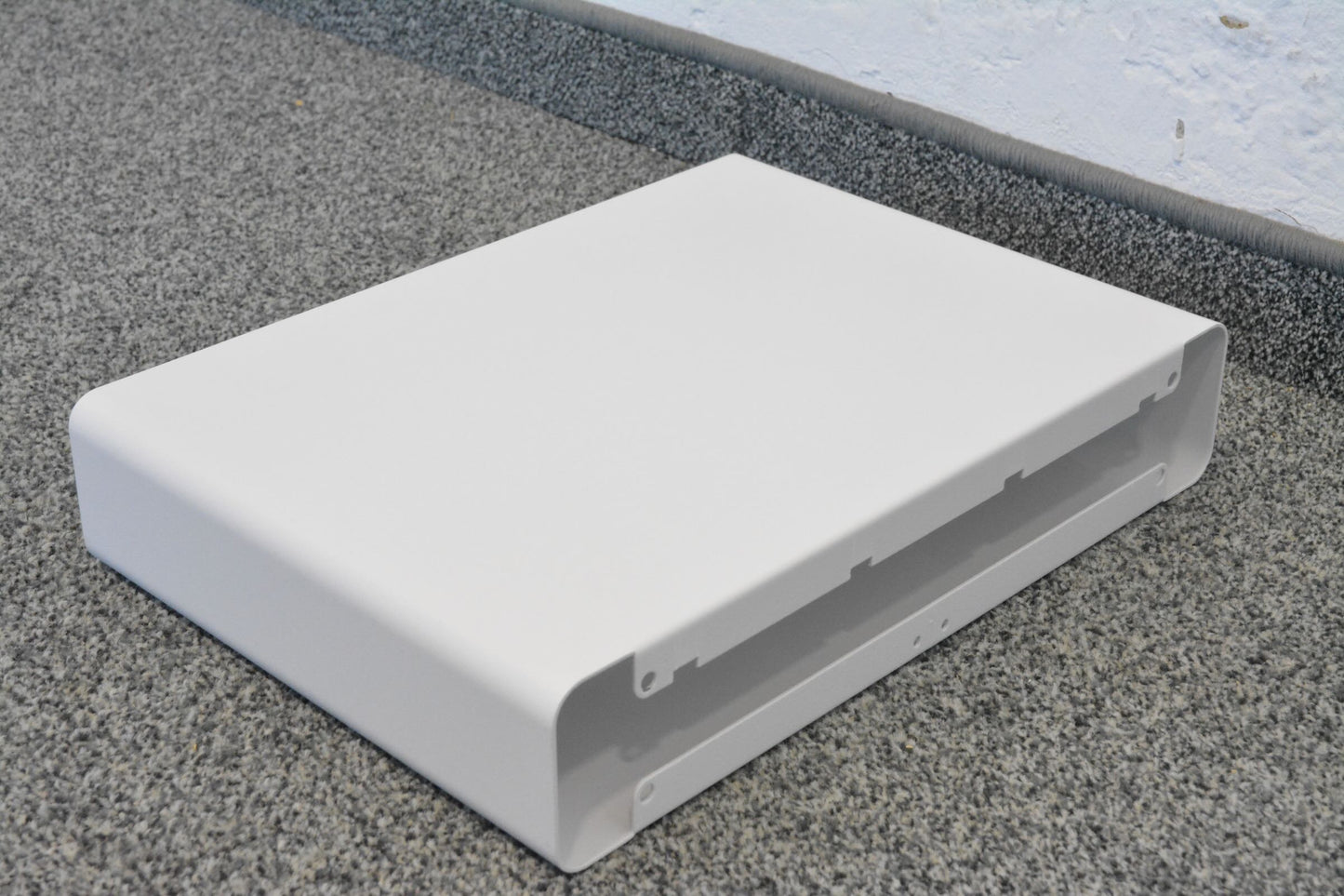 Lista Office Ablagefach für A4 Papier aus Metall Weiss Ansicht von hinten liegend