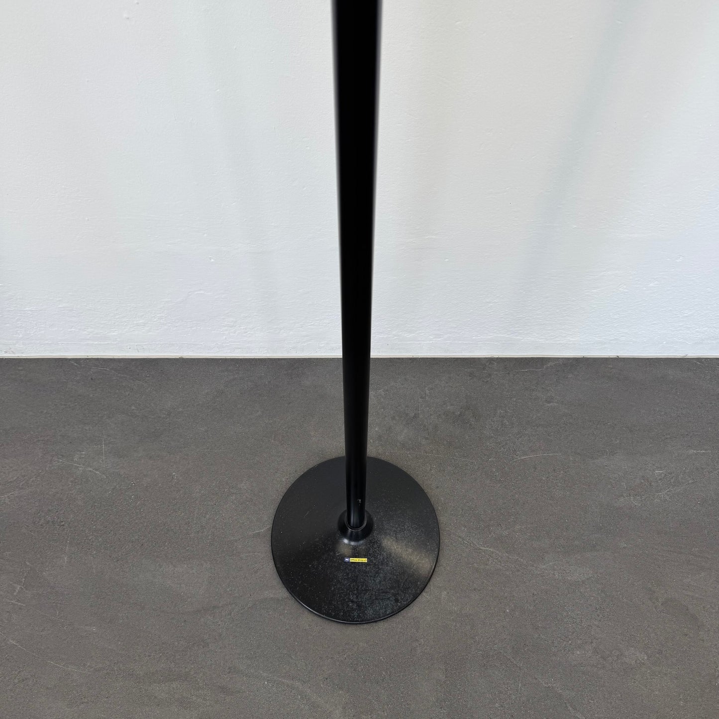 Top Design Classic Garderobenständer Detailfoto Standfuss