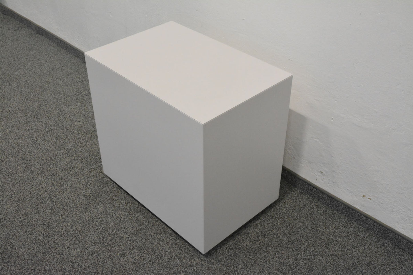 Lista Office Serie L Roll-Korpus Ansicht von hinten