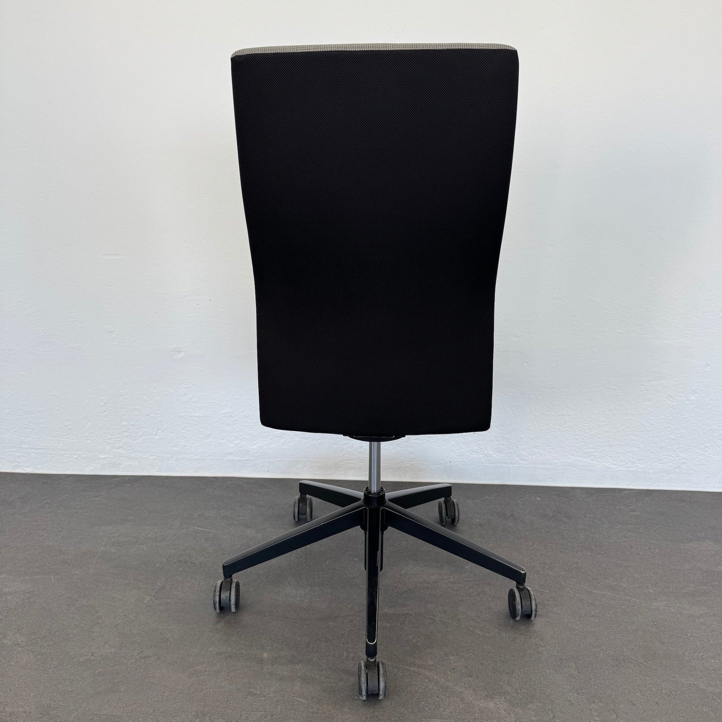 Züco Cubo Bürodrehstuhl Ansicht von hinten