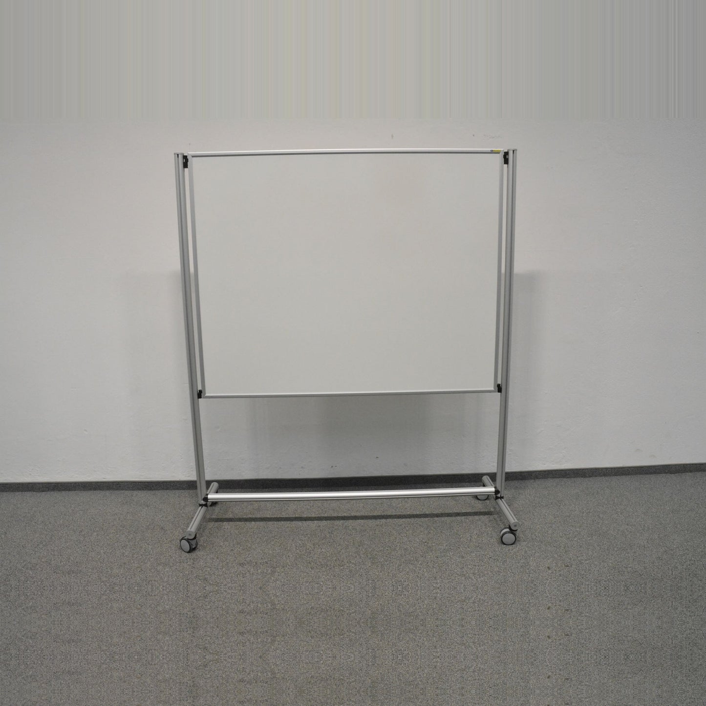 O + C Tafelständer fahrbar Whiteboard Silbergrau