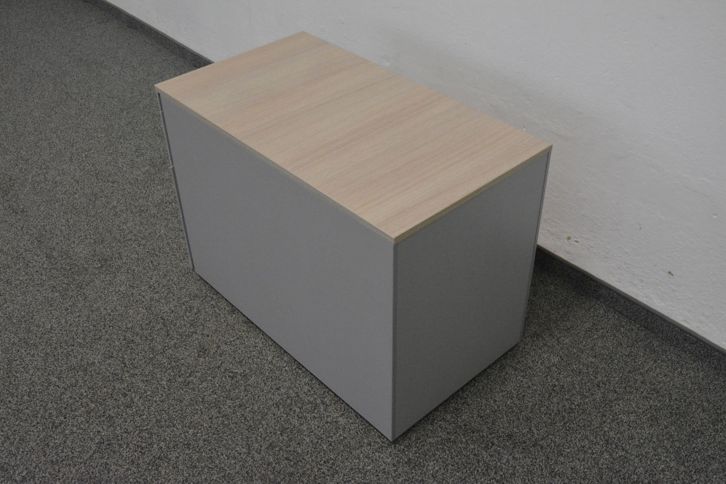 Steelcase Tenaro Roll-Korpus Ansicht von hinten