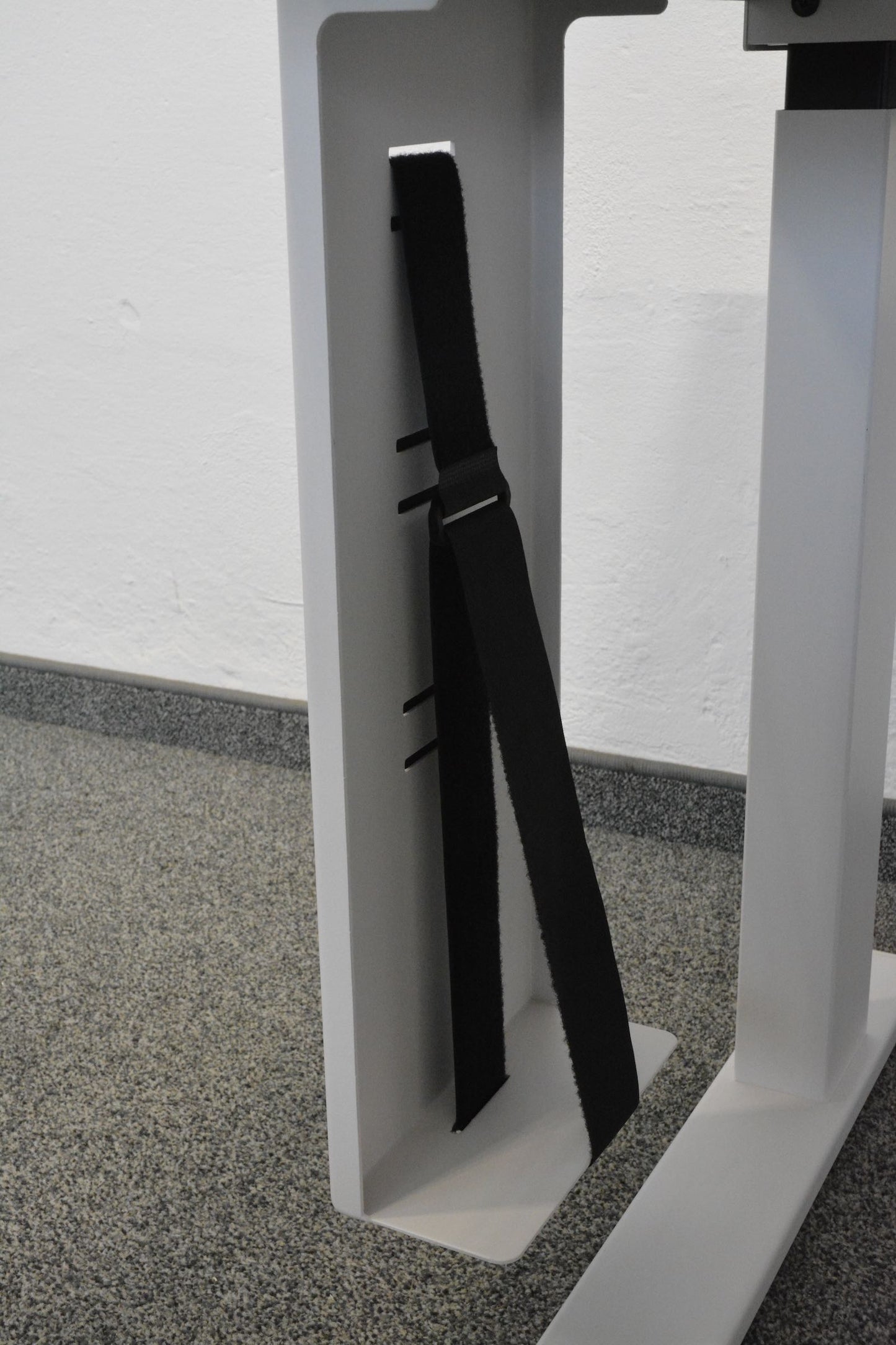 Lista Office CPU-Halter mit Stoffband zum befestigen des CPU