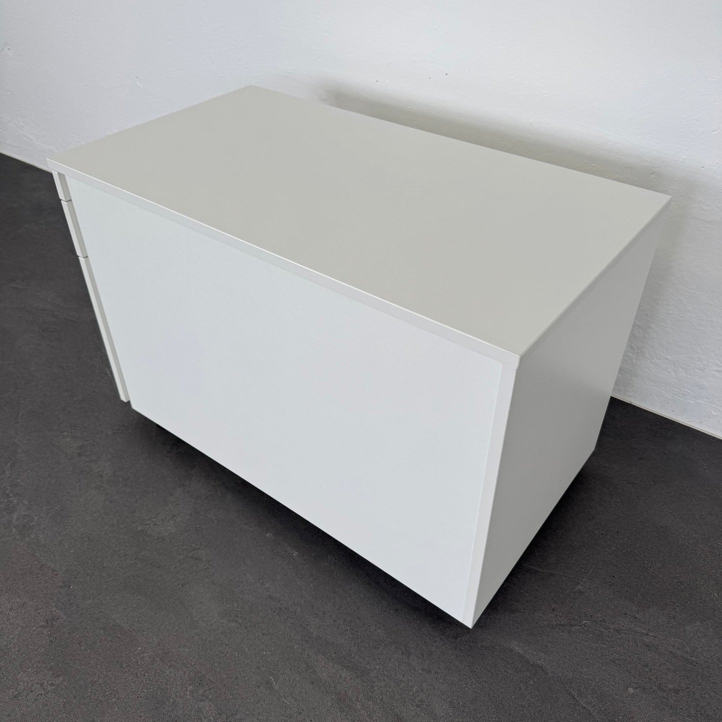 Wini Container Roll-Korpus Ansicht von der Seite
