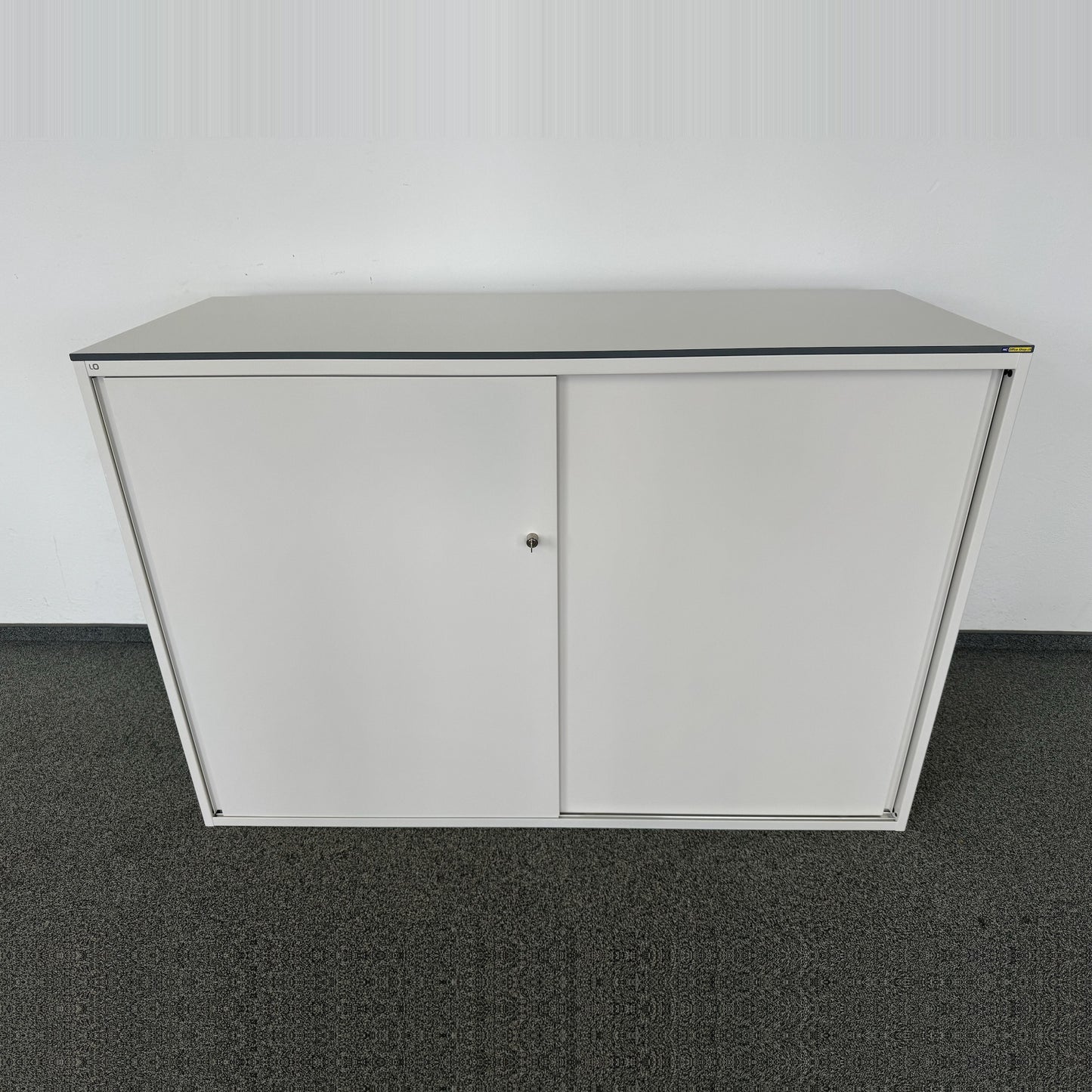 Lista Office Storage Empfangs-Theken Schiebetür-Aktenschrank in Weiss