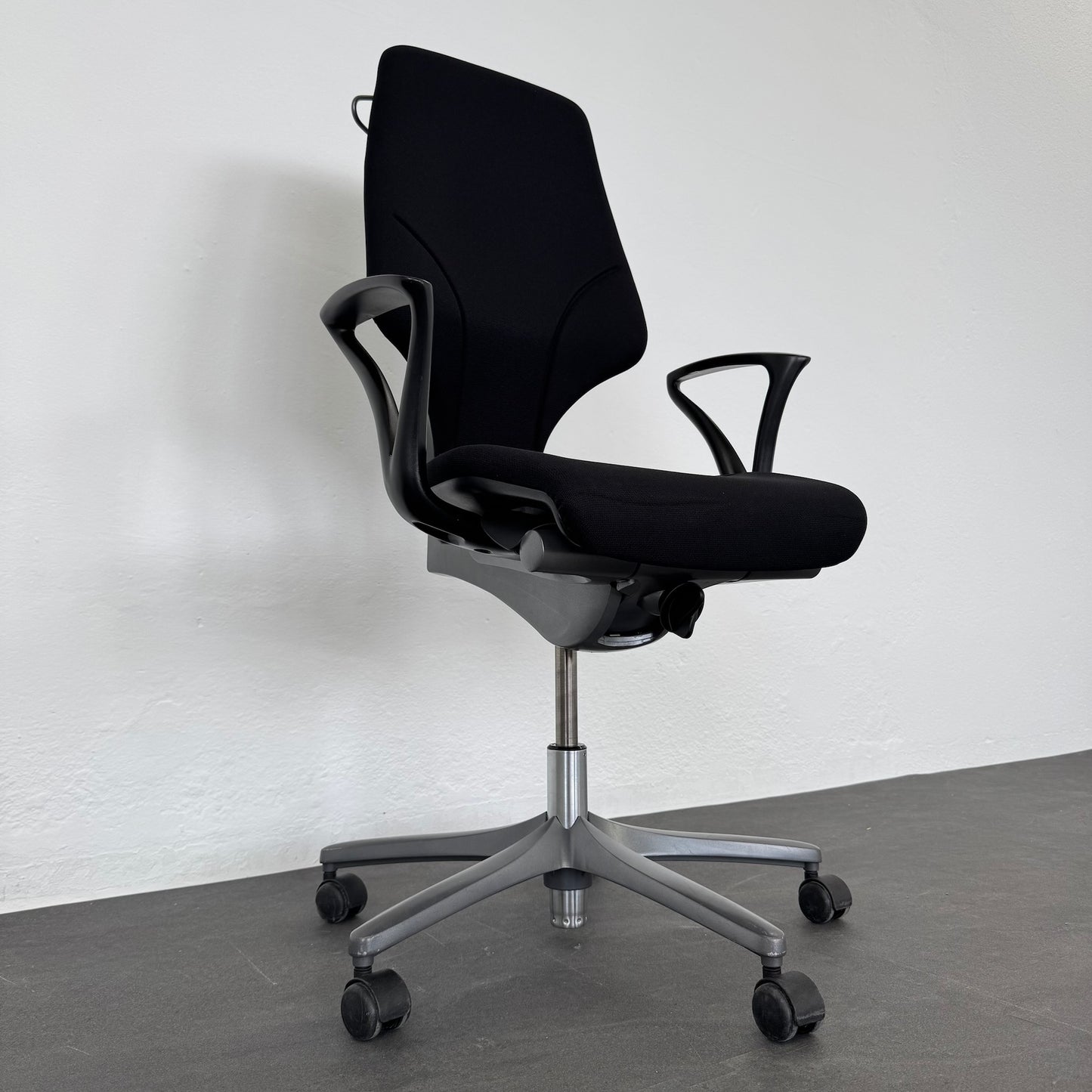 Giroflex G64 Bürodrehstuhl Detailfoto Synchronmechanik