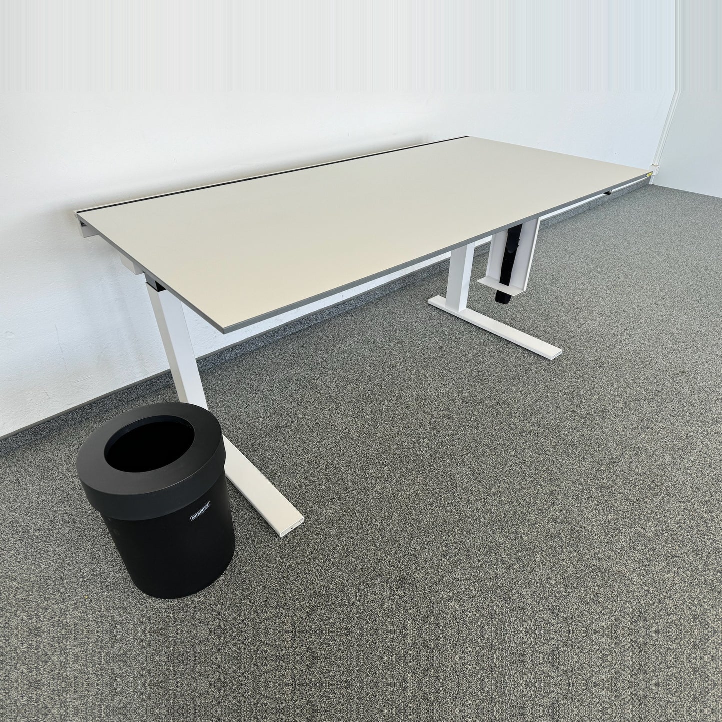 Lista Office Extend Schreibtisch mit Zubehör