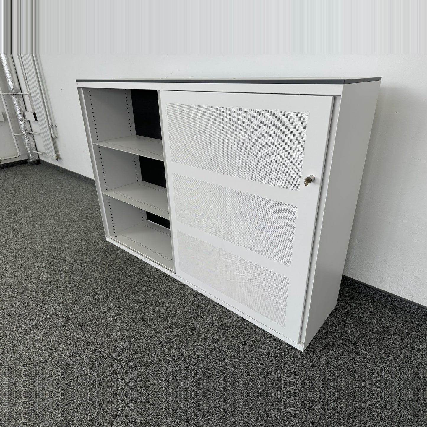 Lista Office Storage Twin Schiebetürschrank