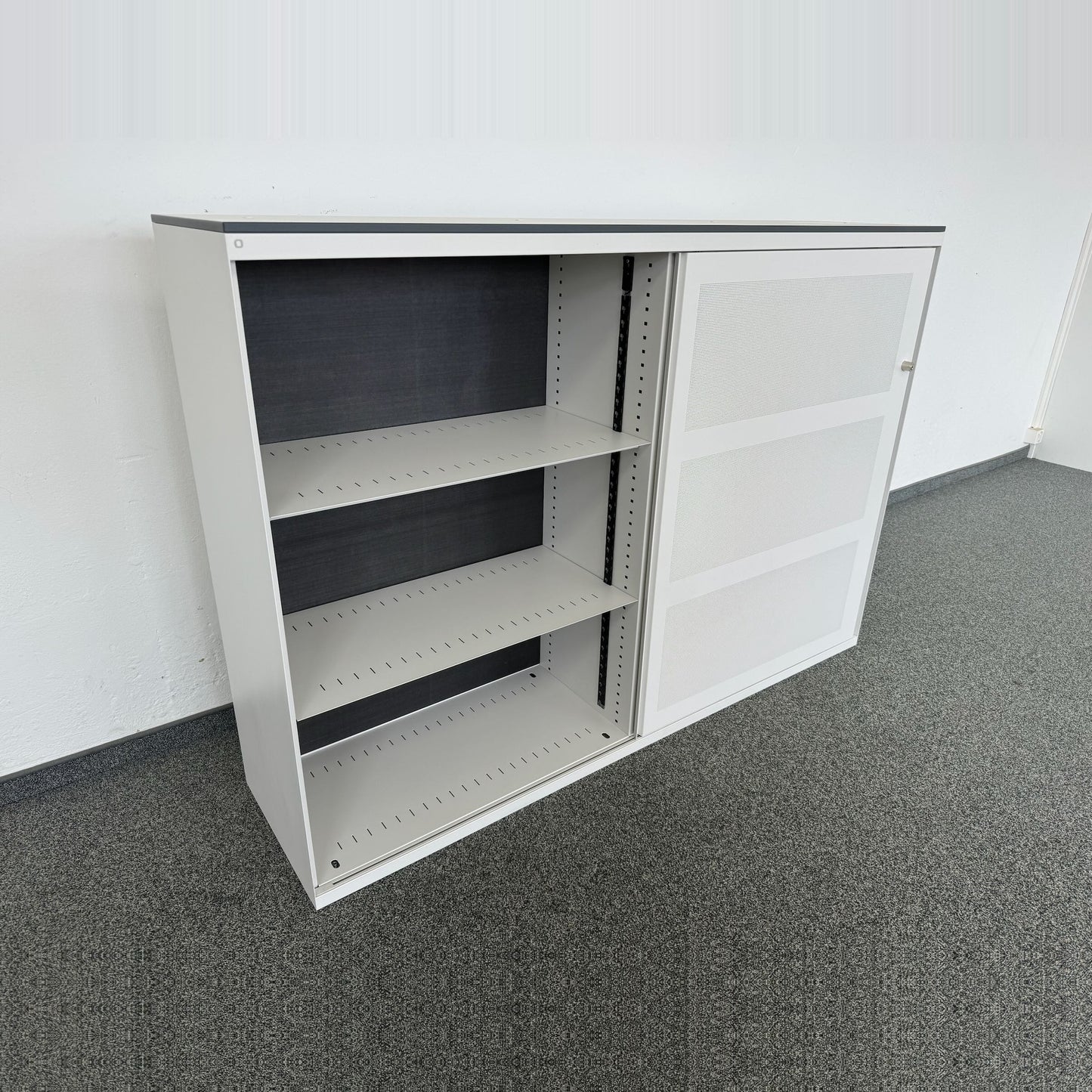 Lista Office Storage Twin Schiebetürschrank