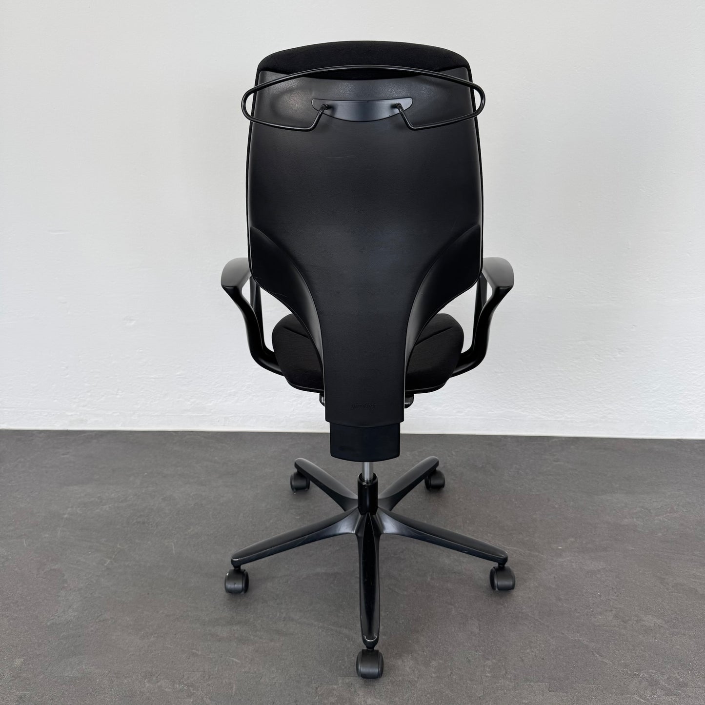 Giroflex G64 Bürodrehstuhl Ansicht von hinten