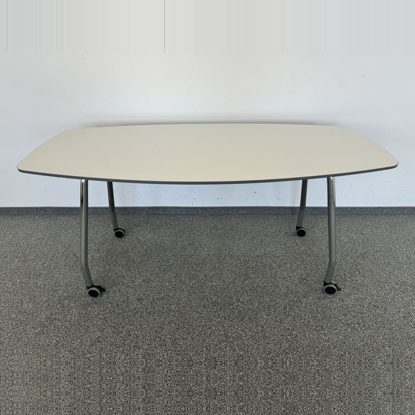 Lista Office Motion Roll-Sitzungstisch Tischplatte Weiss mit anthraziter Kante