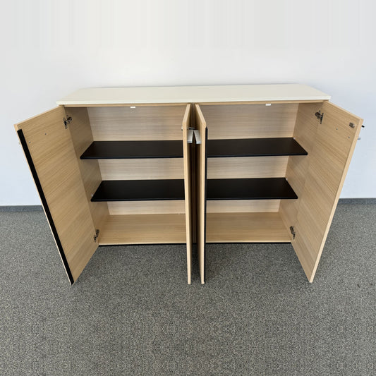 Echo Doppel-Flügeltür-Aktenschrank Fronansicht mit geöffneten Türen